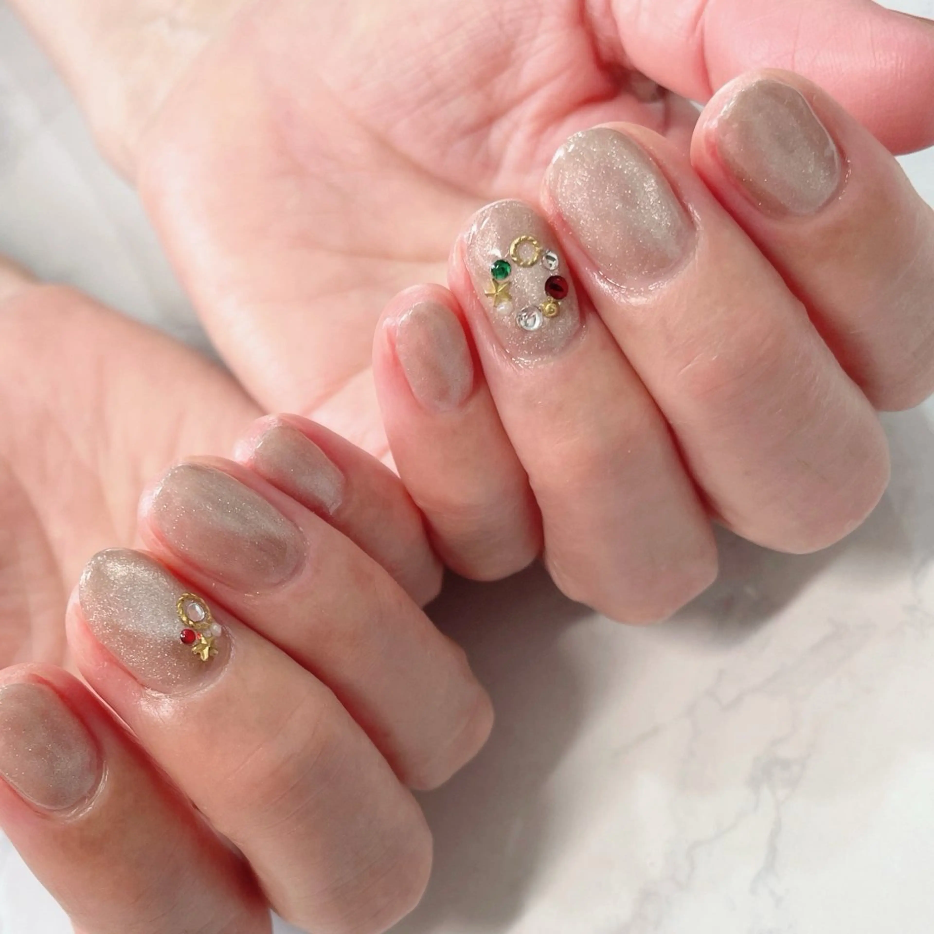ネイル アートネイル ラメ(グリッター) マグネットネイル オフィスネイル ピンク mina Nailのネイルデザイン
