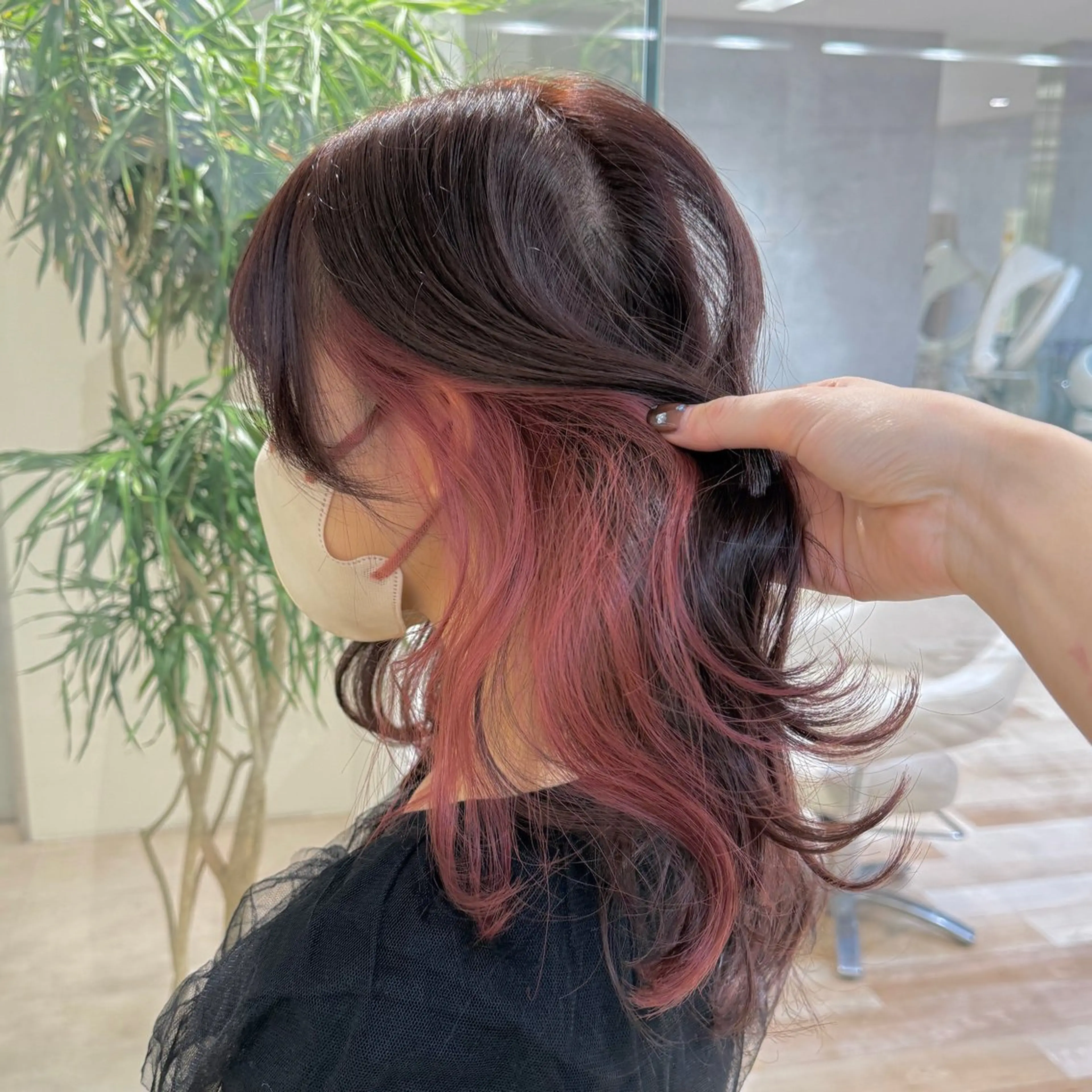 ミディアム カラー インナーカラー ピンクカラー カット ヘアカラー トリートメント 松永 わかなのヘアスタイル