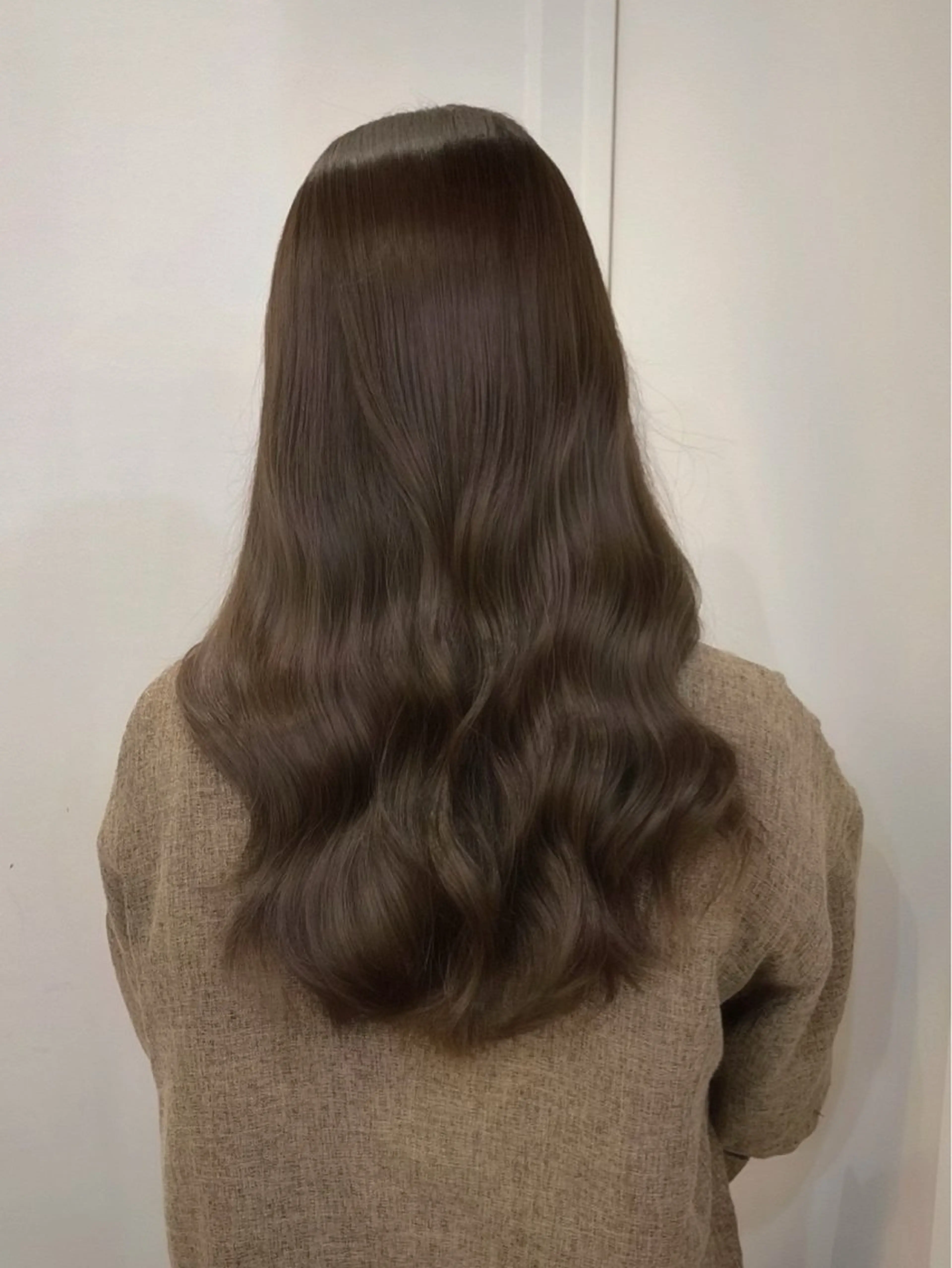 ロング ヘアカラー トリートメント ブリーチなしカラー /ベージュカラーのヘアスタイル