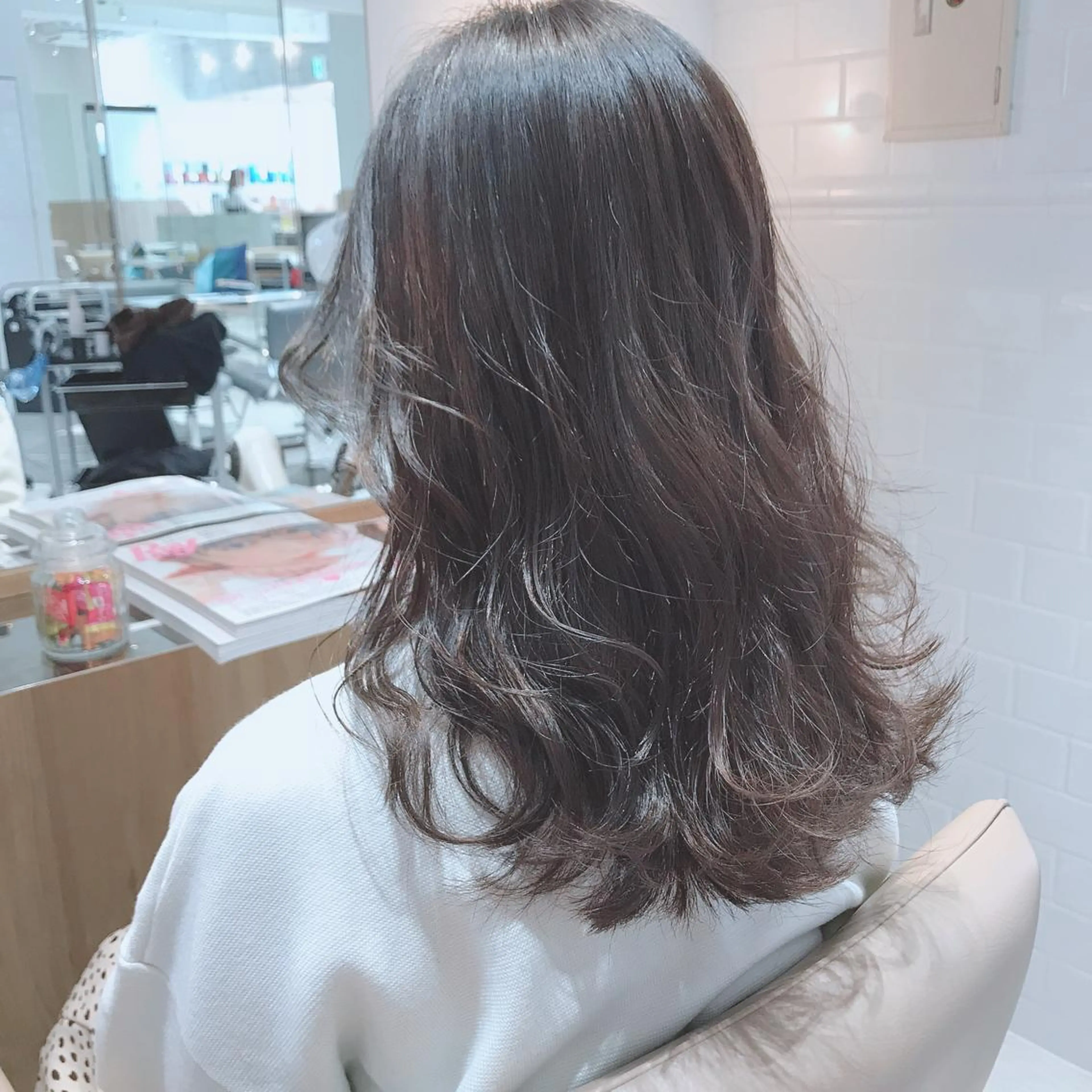 セミロング カラー アッシュ アッシュグレー ブリーチ 透明感カラー ブリーチなしカラー カット ヘアカラー トリートメント ボブ/ハイトーン 立川loose 下田のヘアスタイル
