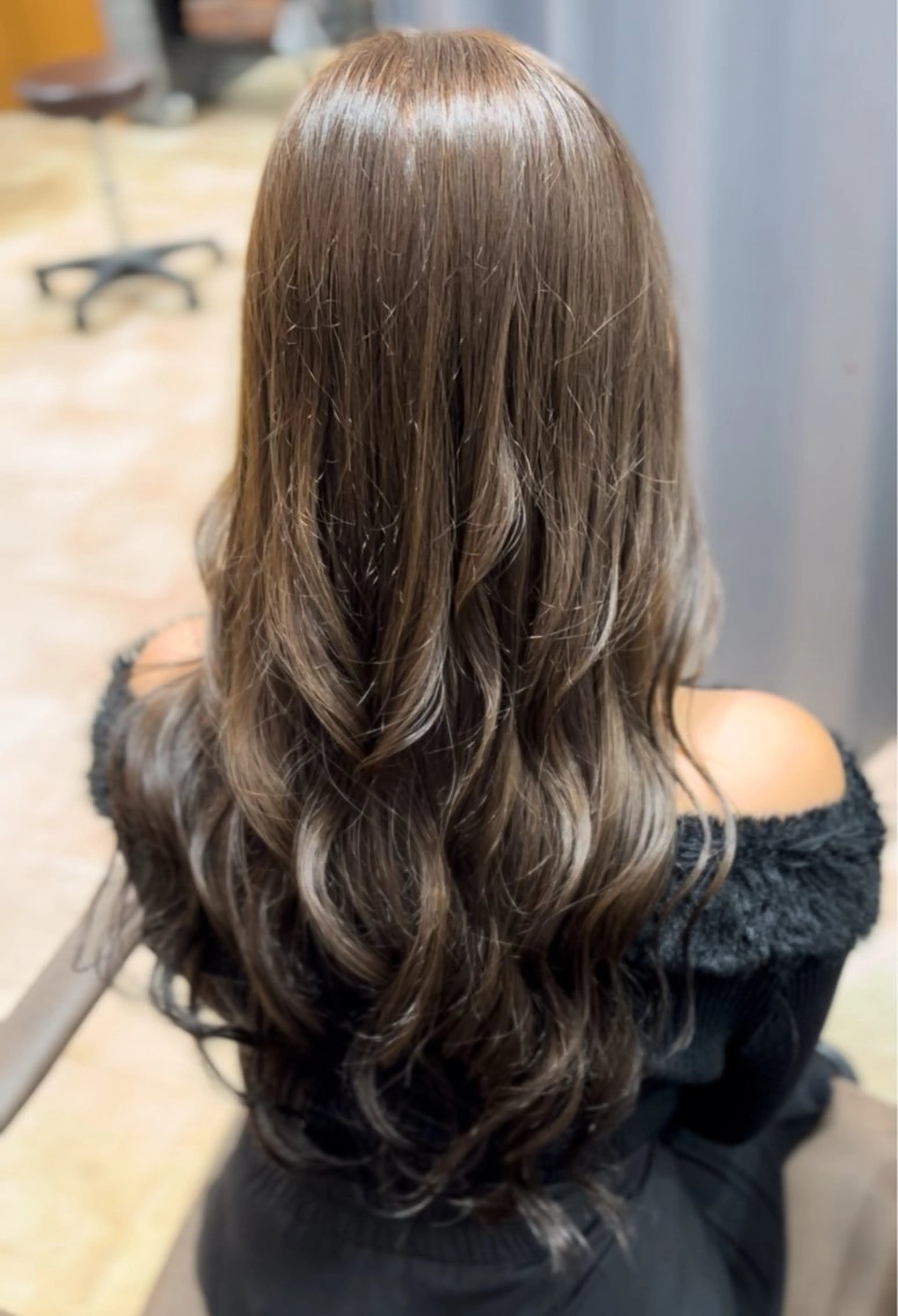ロング カラー TELA HAIR AYANOのヘアスタイル