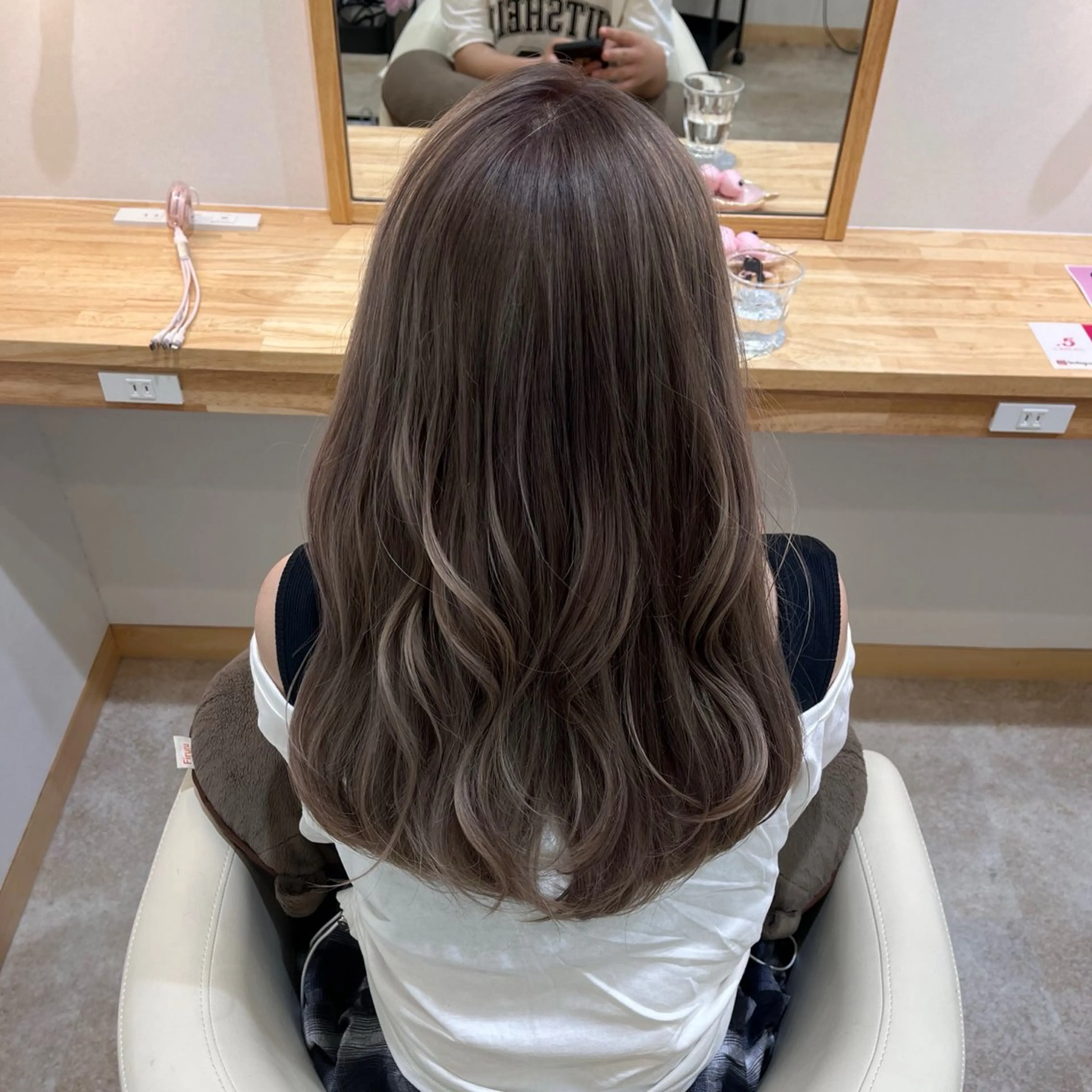 セミロング カラー 望愛/レイヤー/ハイ トーン/デザインのヘアスタイル