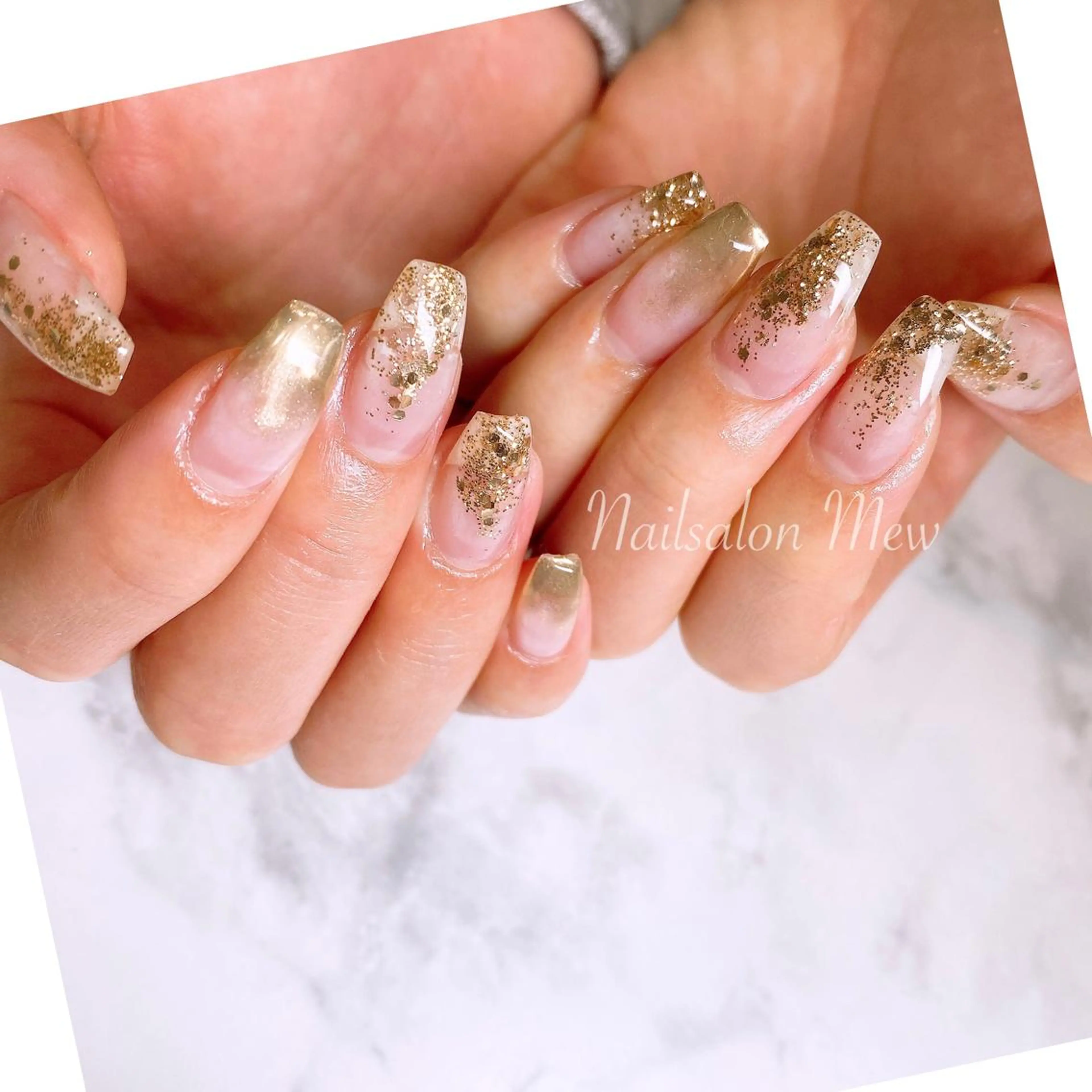 ネイル ゴールド ニュアンスネイル ハンドネイル Nailsalon Mew所属・Nailsalon Mew❤︎のネイルデザイン