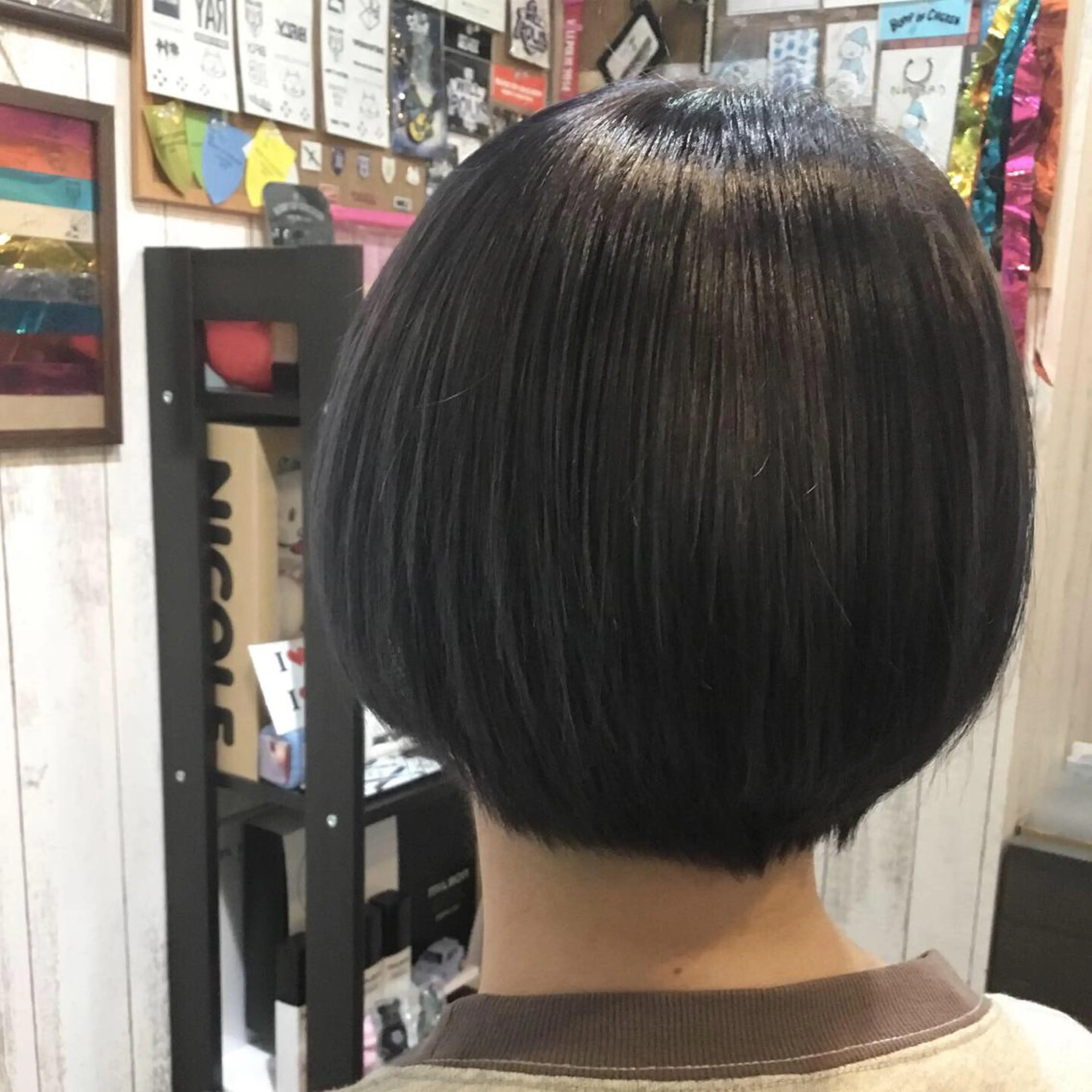 ショート カラー embrace エンブレイスのヘアスタイル