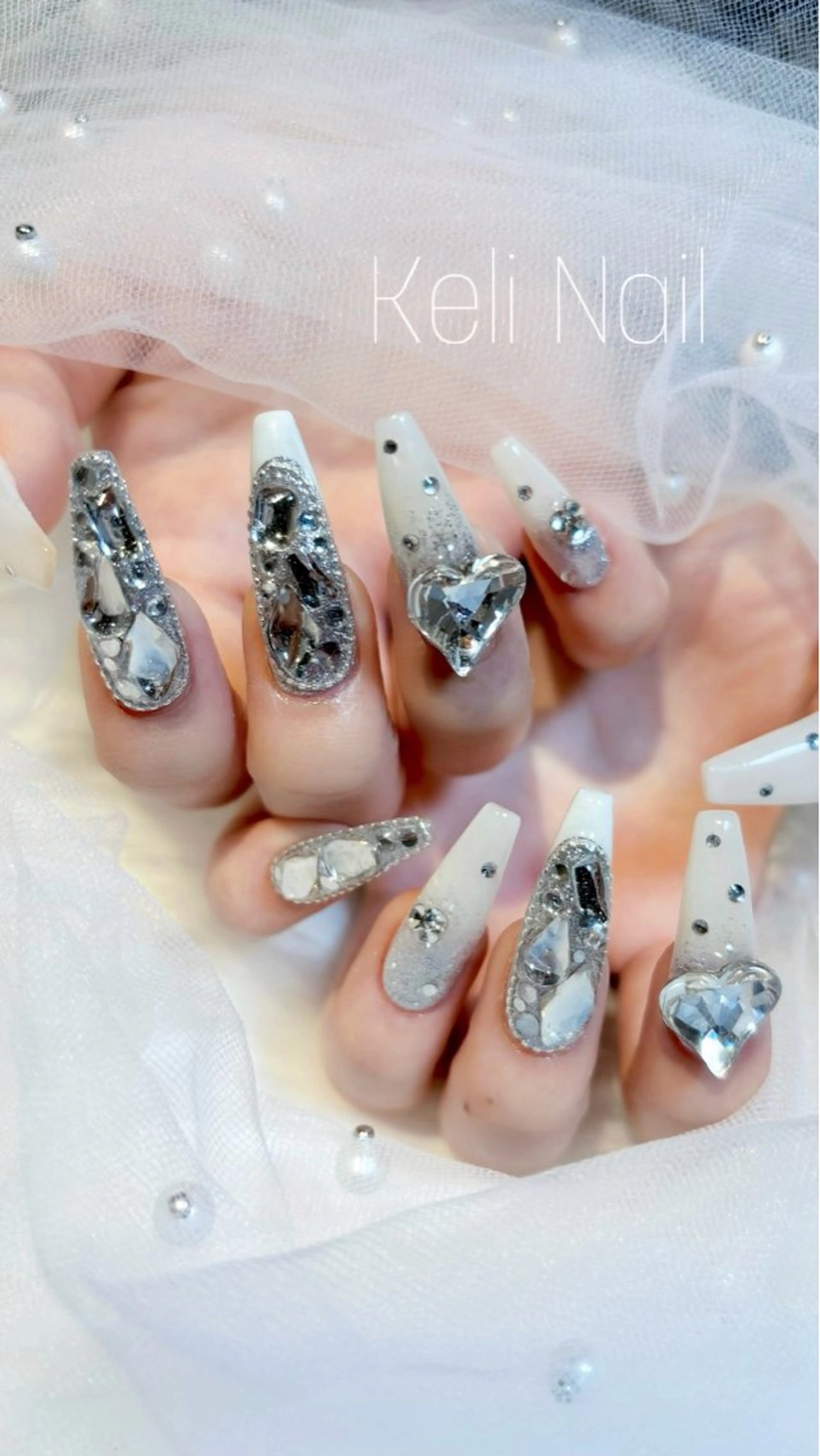 ネイル フレンチネイル キラキラネイル ワンホンネイル ハンドネイル ぷりゅねる　心斎橋所属・Keli Nail 心斎橋のネイルデザイン