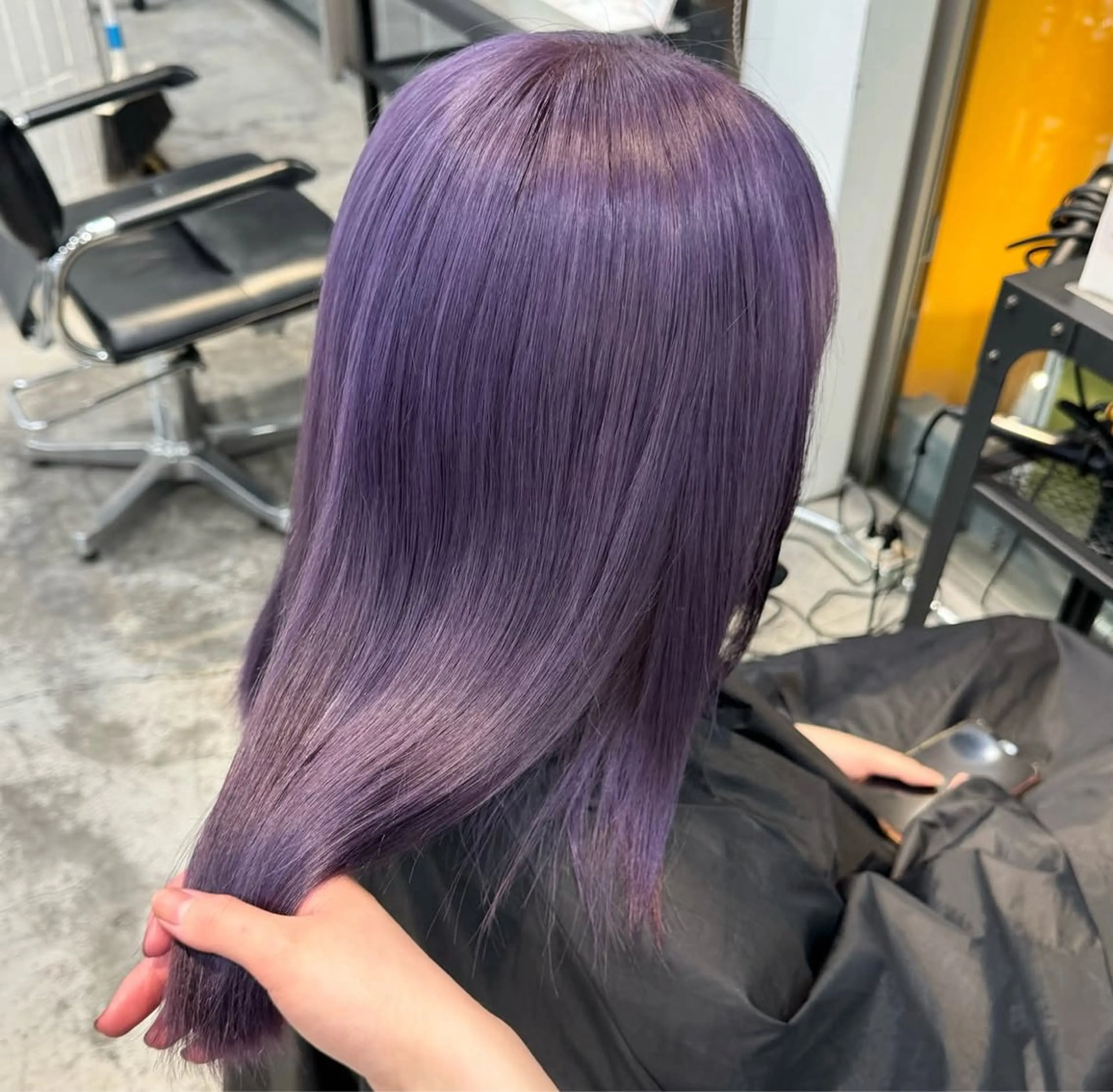 セミロング カラー ブリーチ ラベンダーカラー ヘアカラー トリートメント 🌼動き×透明感🩵 ハイトーン/ナナのヘアスタイル