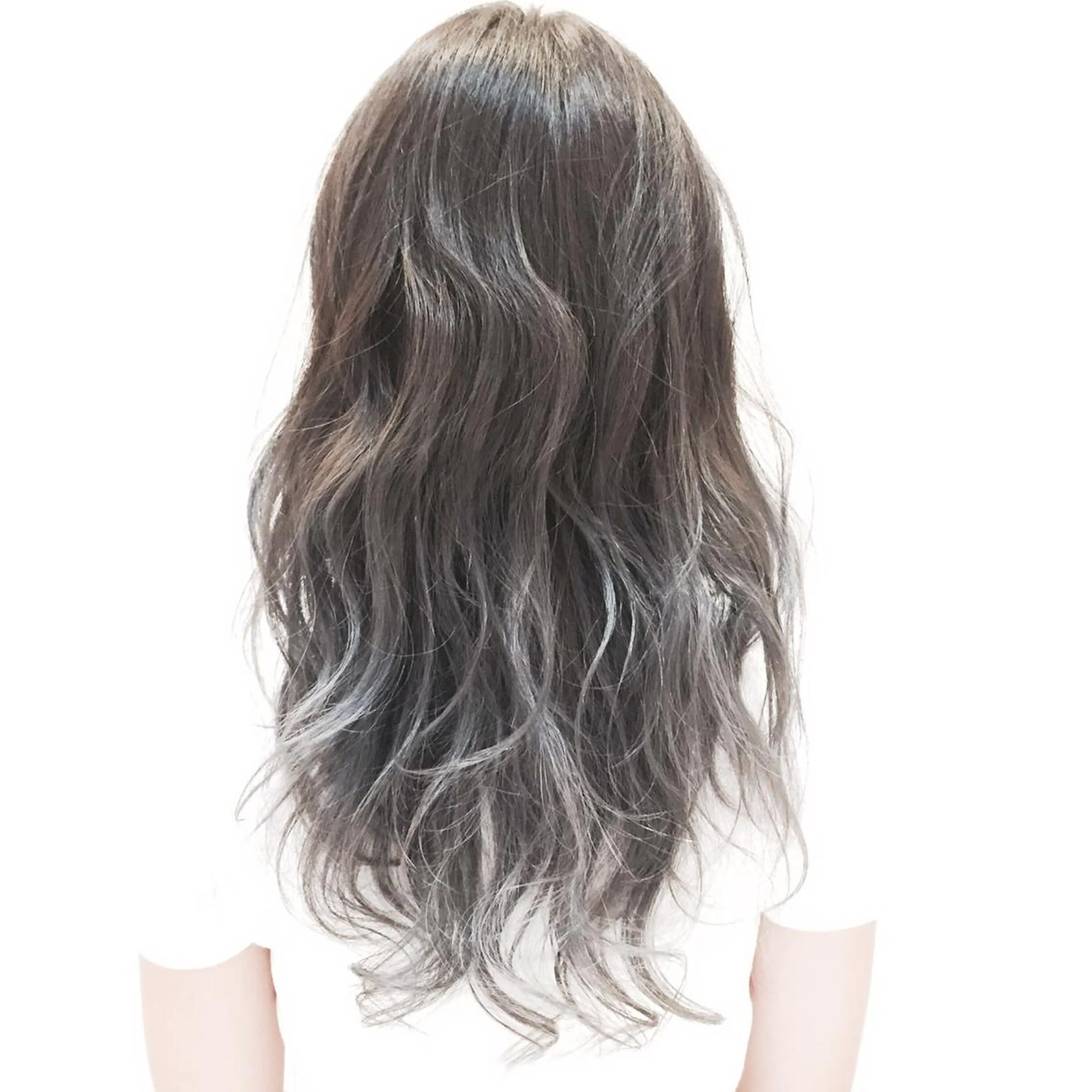 セミロング カラー グラデーションカラー シルバー ラフィスヘアードープ所属・[外国人風カラー] 田中健太のヘアスタイル