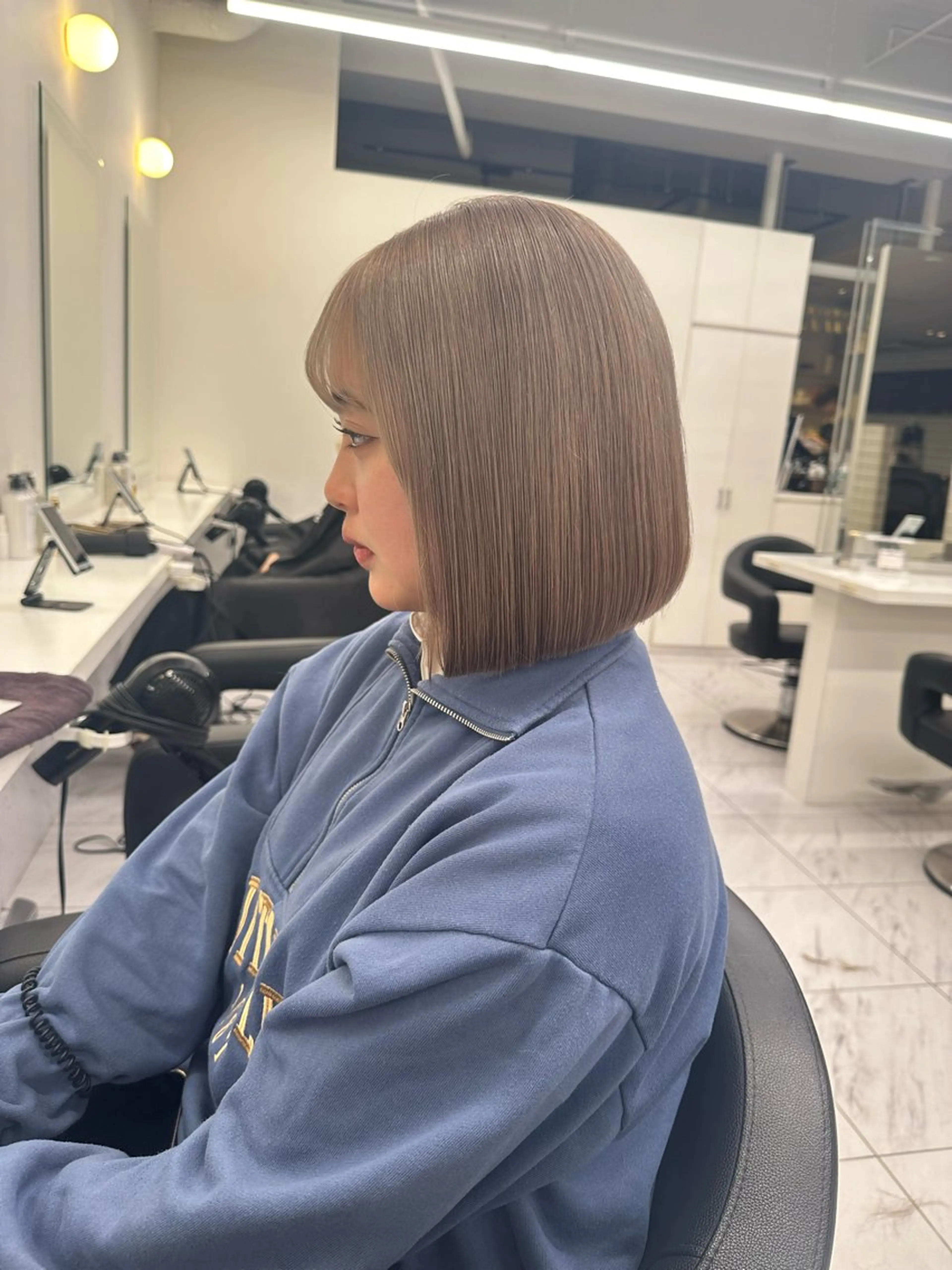 ショート カラー ベージュカラー ホワイトベージュ ボブ 🪞ハイトーン🪞 🤍waka🤍のヘアスタイル