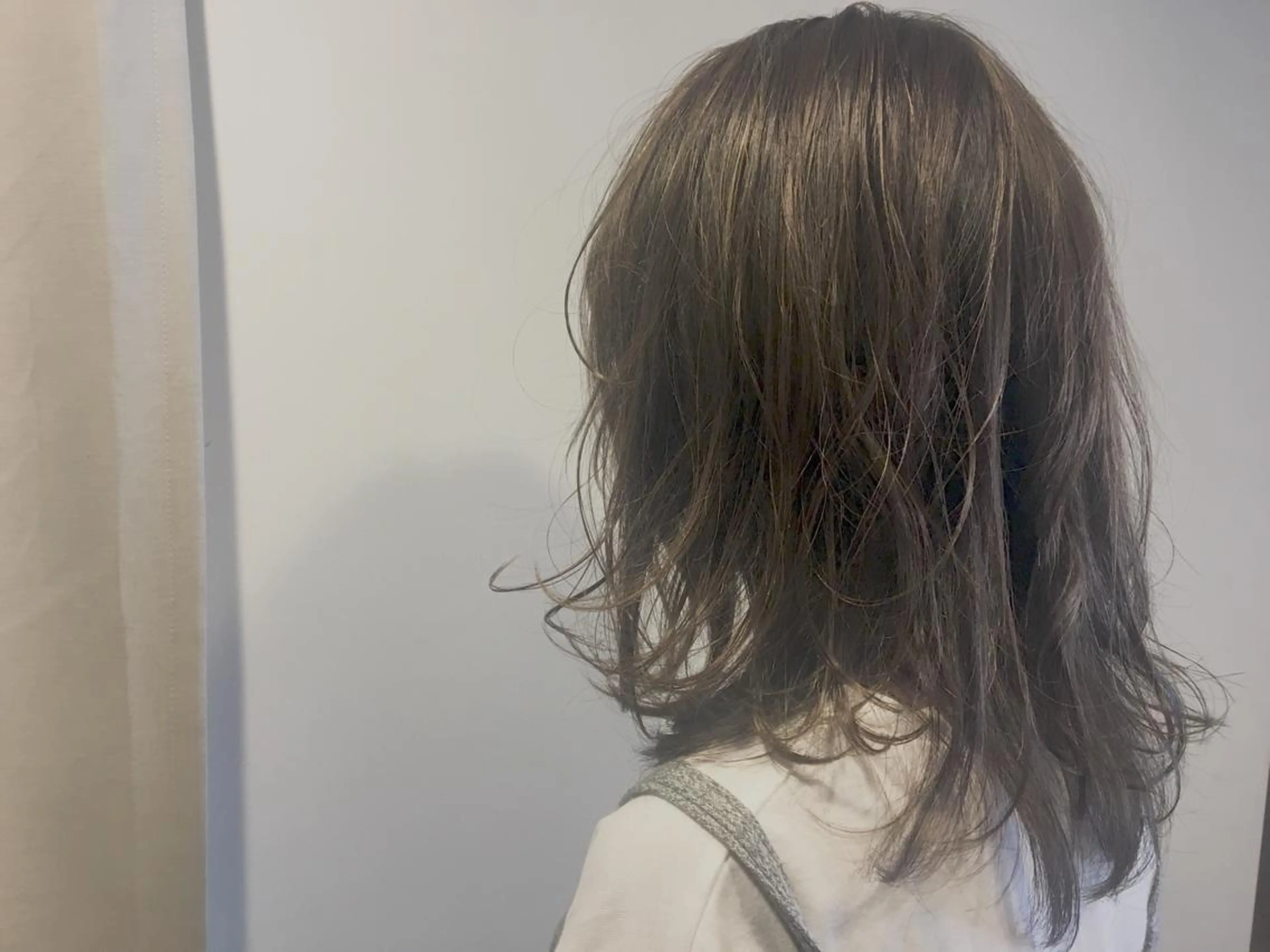 ミディアム カラー ハイライトカラー ハイライト 半個室女性salon 🩰Natsumiのヘアスタイル
