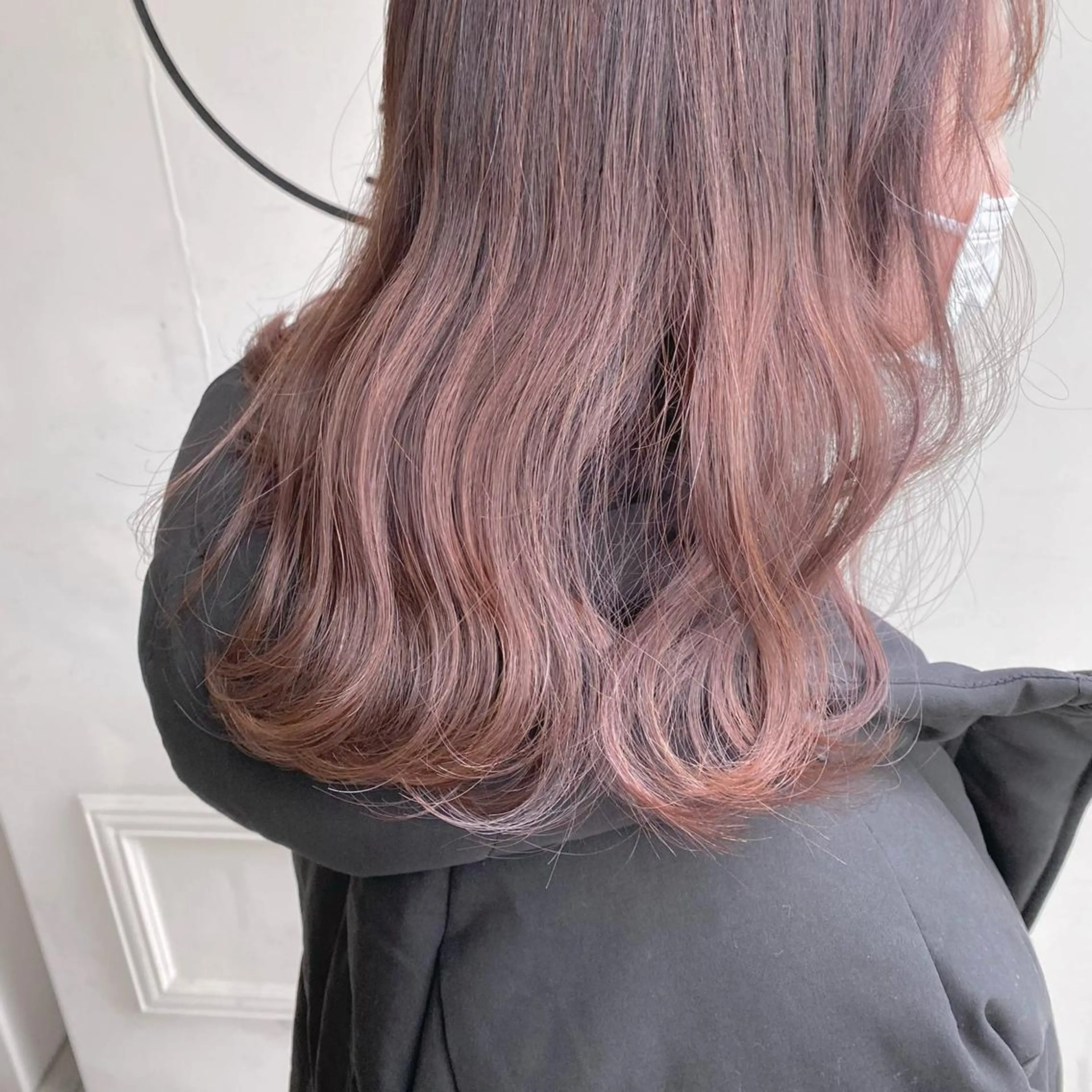 ミディアム カラー ヘアアレンジ ブラウンカラー ピンクカラー ピンクブラウン カット ヘアカラー 川越 輝梨奈のヘアスタイル