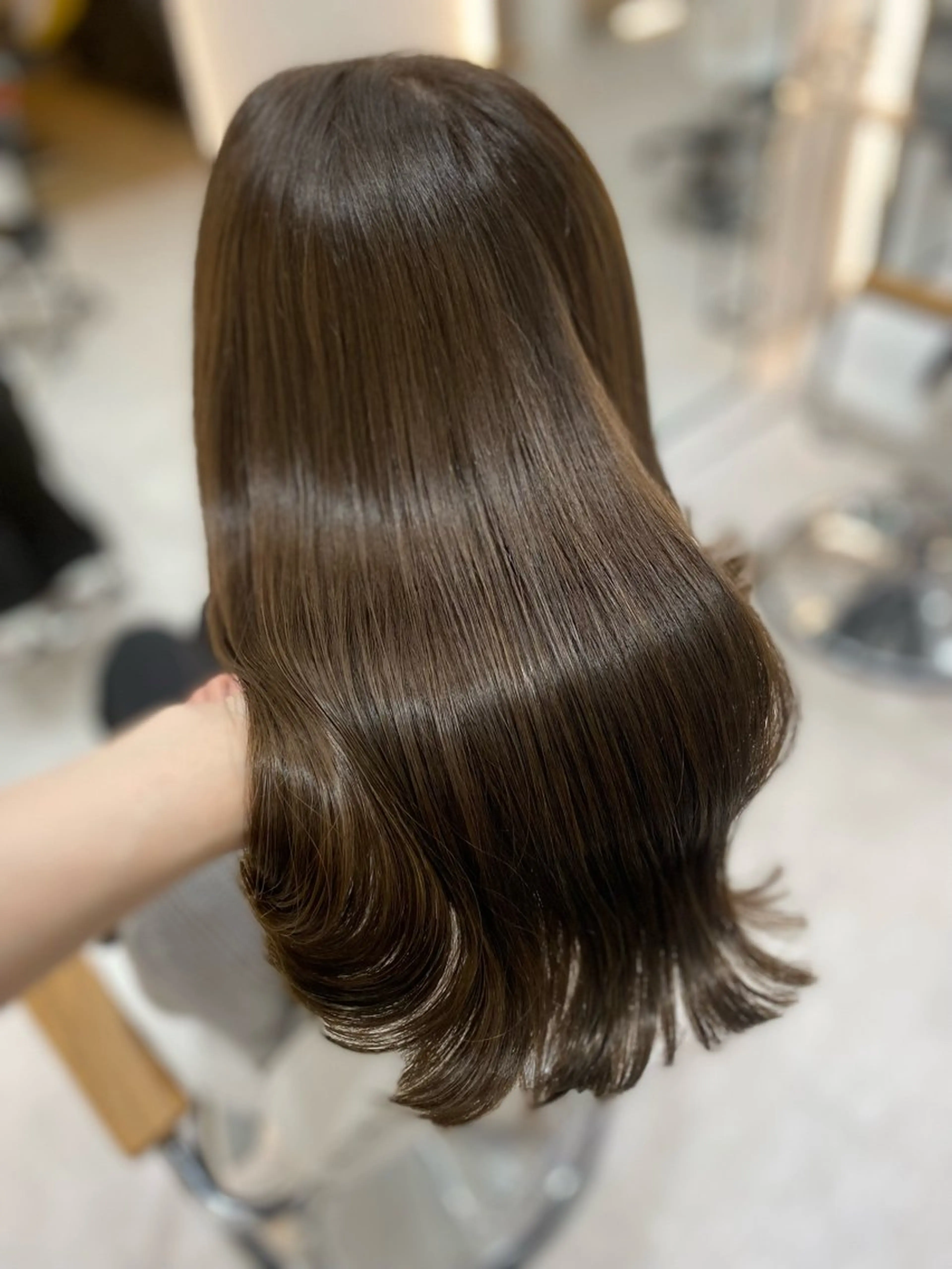 ロング カラー グレージュ オリーブグレージュ オリーブグレー トリートメント カット ヘアカラー トリートメント 艶髪・透明感カラー・ 韓国ヘア・Yuriのヘアスタイル