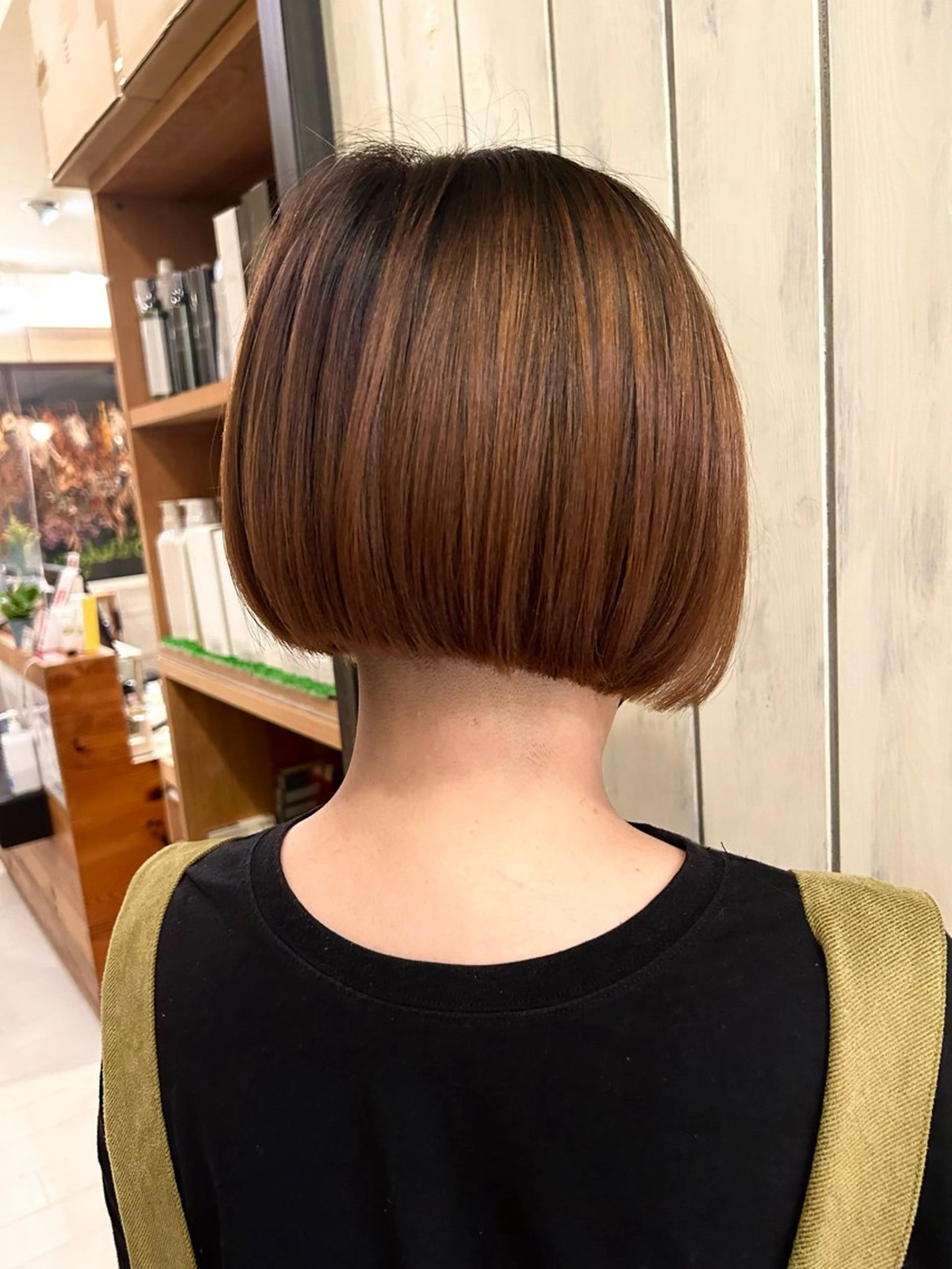 ショート カット 高津 千慧のヘアスタイル