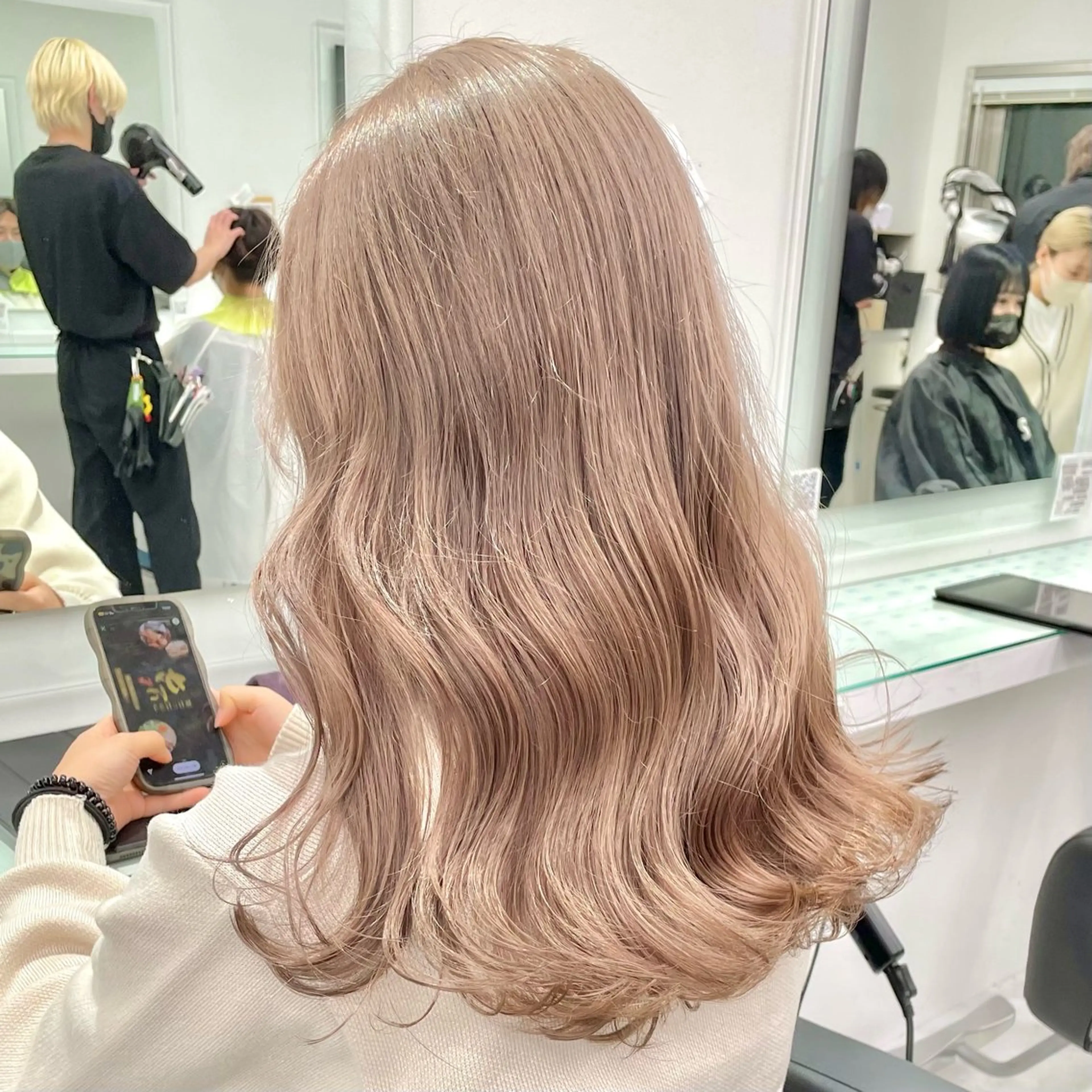 ロング カラー モテガーリー🎀ピン クヘア/SHIONEのヘアスタイル