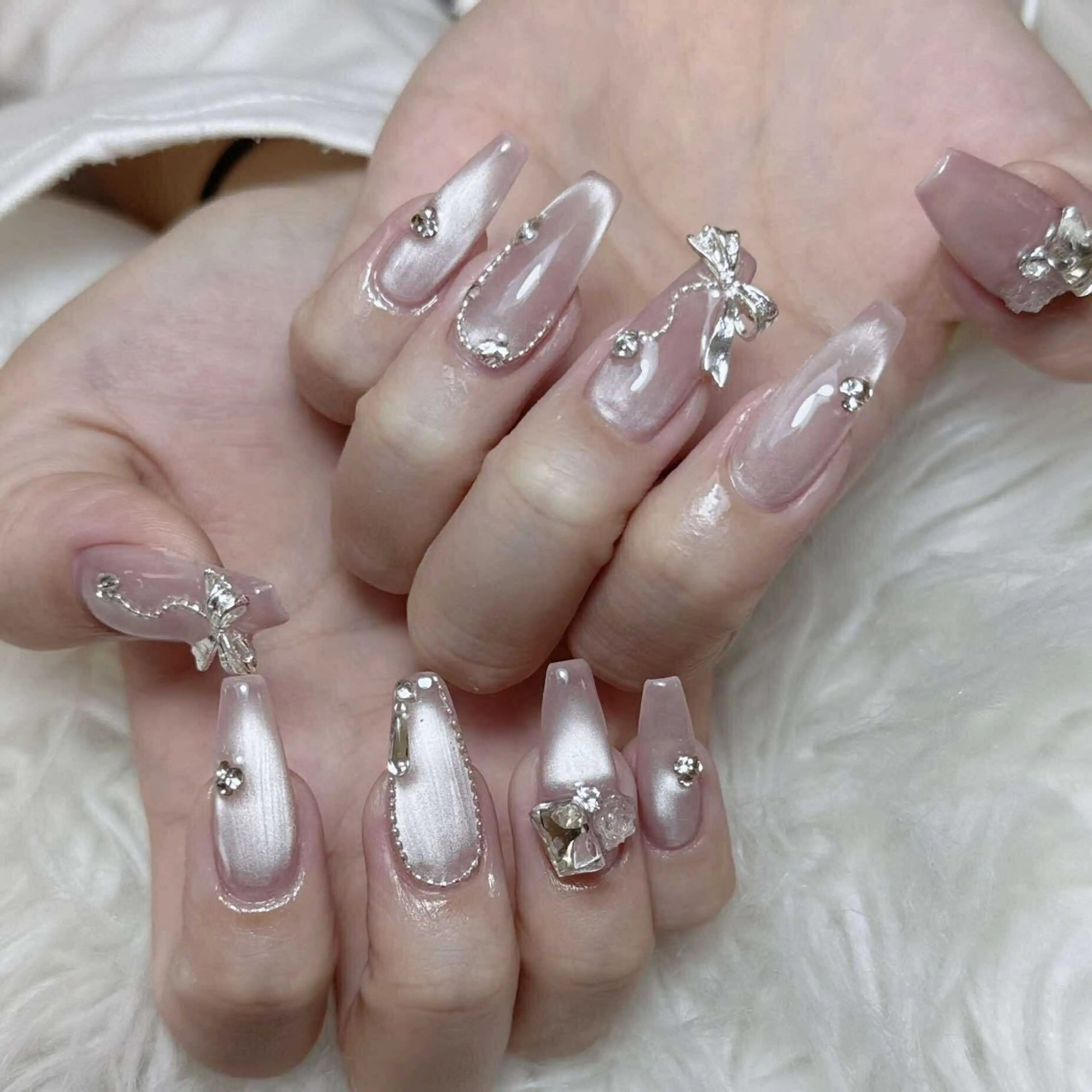 ネイル アートネイル オーロラネイル チークネイル 長さ出し フットネイル ハンドネイル フットネイル ハンドケア Noiranail_ studio所属・Noiranail_ studioのネイルデザイン