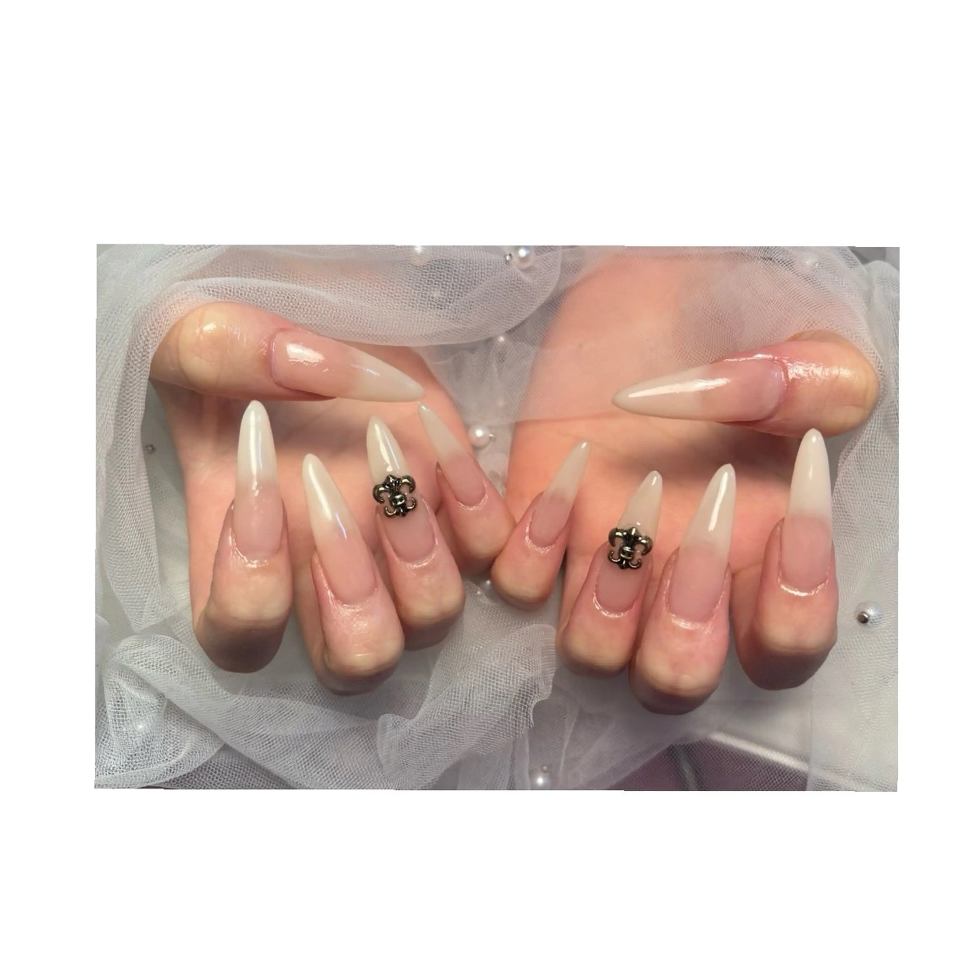 ネイル フラッシュネイル フットネイル フレンチネイル ジェルネイル ガラスフレンチ ハンドネイル Nail salon Natulalのネイルデザイン