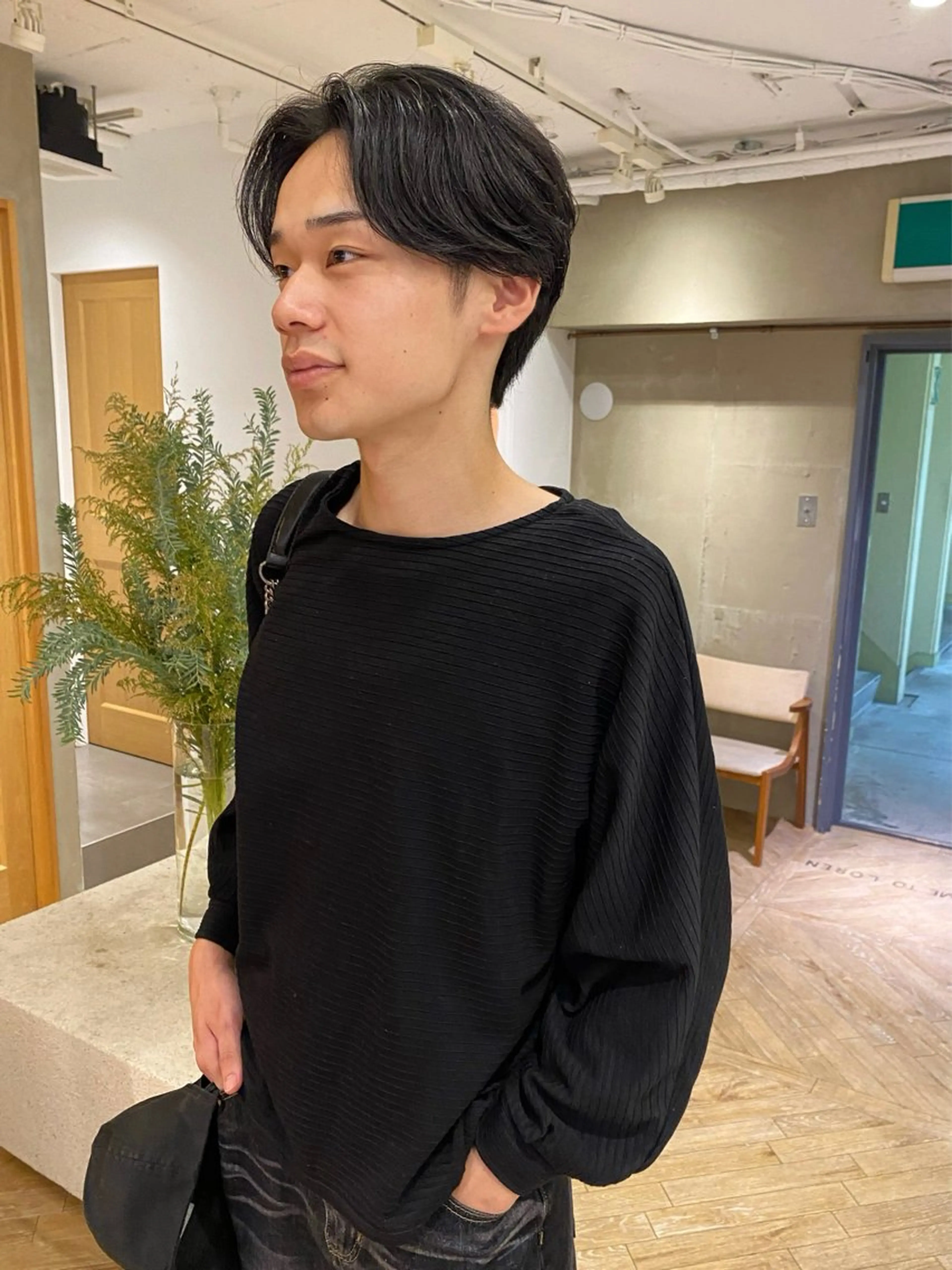 ミディアム メンズ ミディアムパーマ センターパート ダウンパーマ メンズパーマ パーマ センターパート 田形清流のヘアスタイル