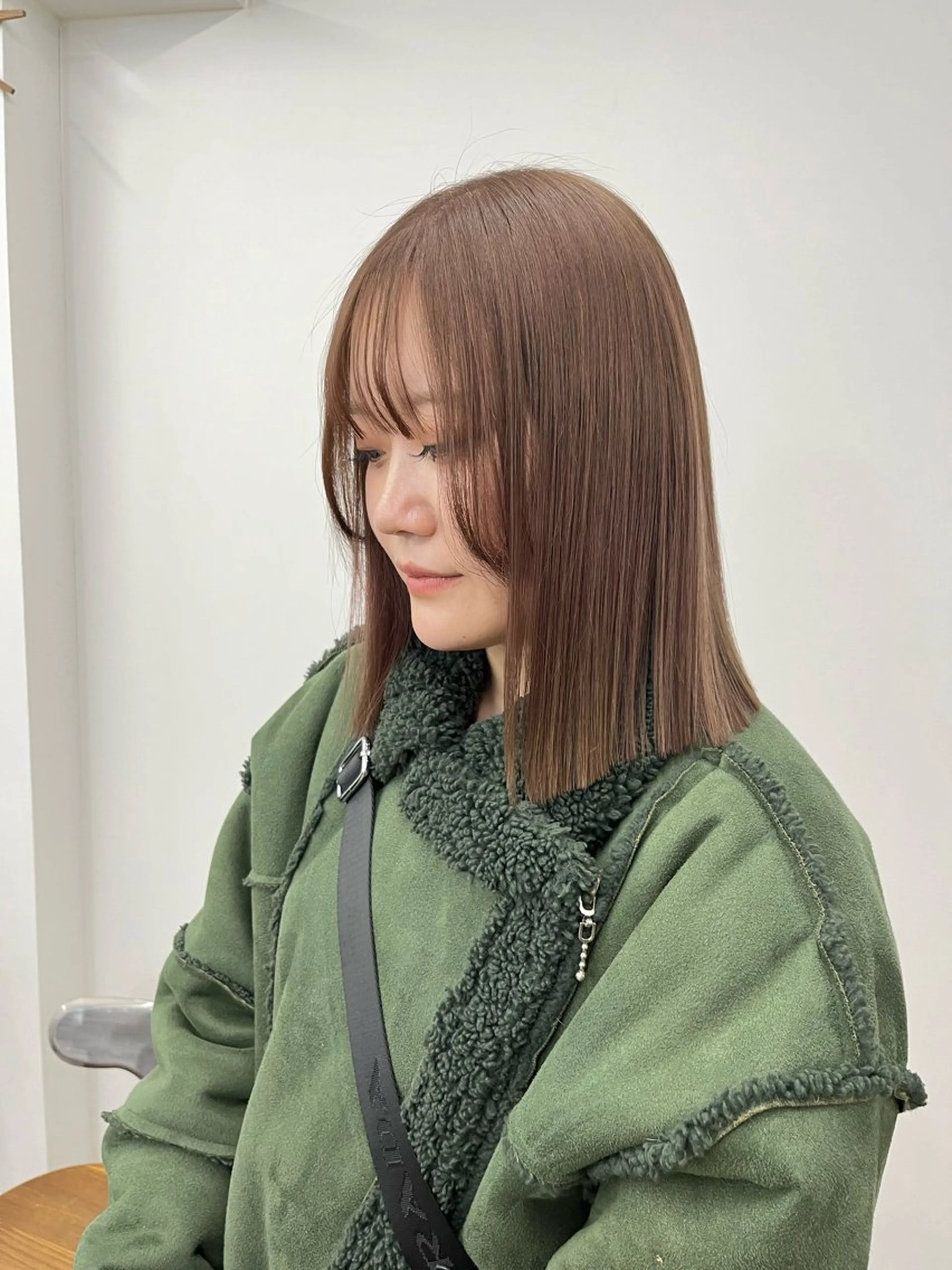 セミロング カラー ヘアアレンジ 成人式 結婚式・ブライダル 切りっぱなしボブ ベージュカラー ミルクティーベージュ HIROKO / 透明感暖色カラー🎀のヘアスタイル