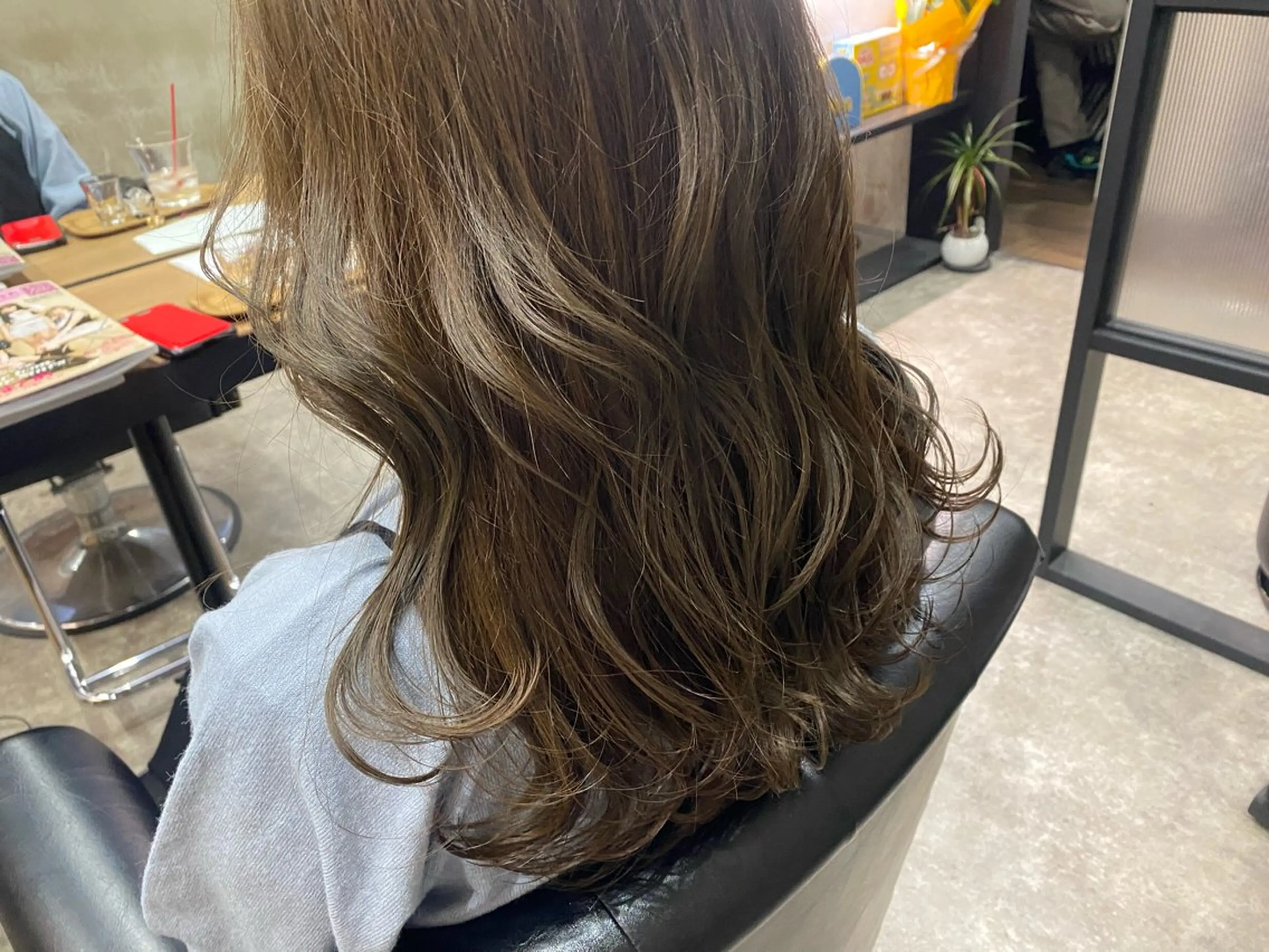 セミロング カラー ブリーチ ケアカラー 透明感カラー 柔らかカラー🥛 mayucoのヘアスタイル