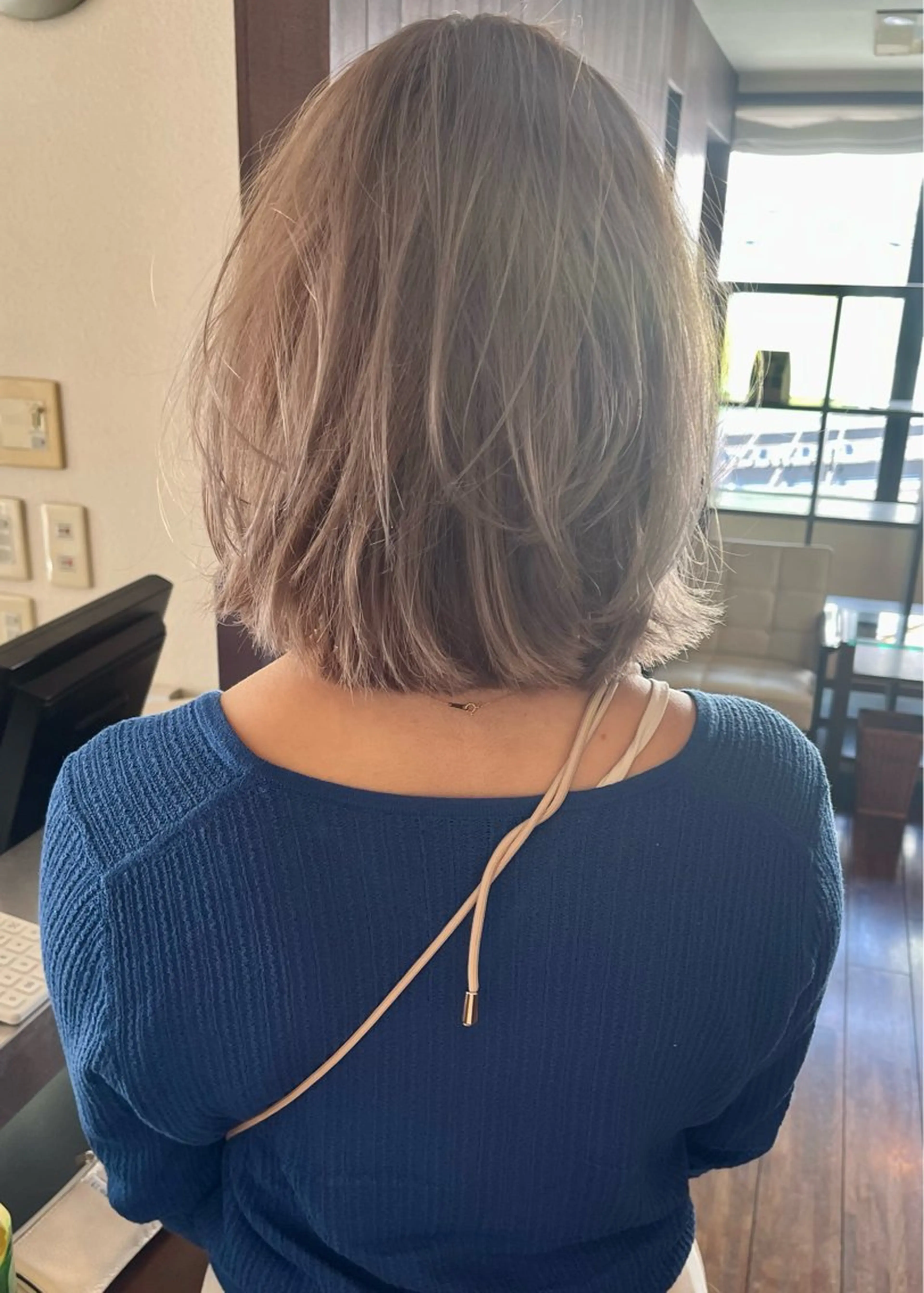 ショート カラー ボブレイヤー ボブ レイヤーカット カット ヘアカラー トリートメント 髪質改善カラー ケアブリーチ/タムのヘアスタイル