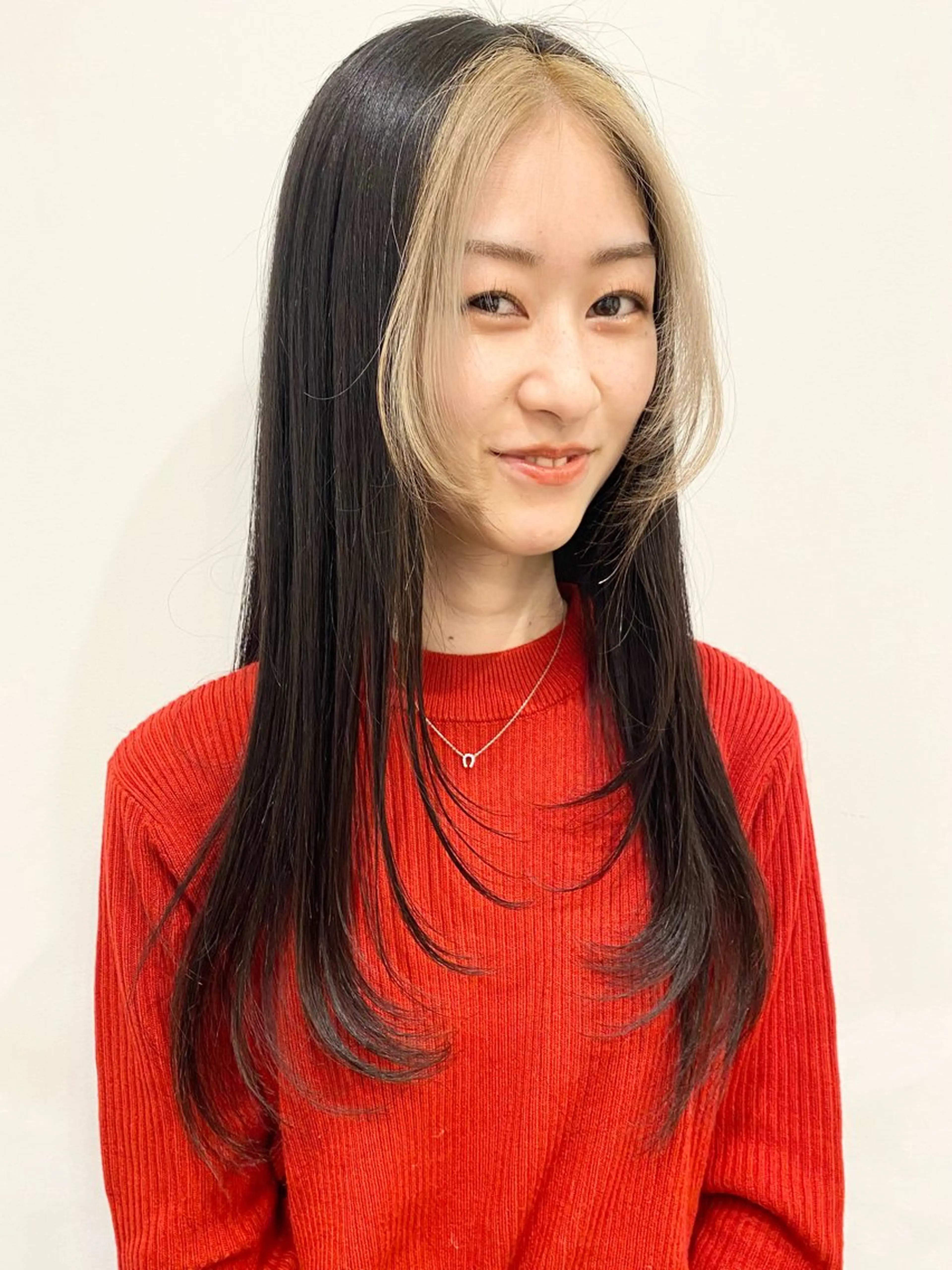 ロング 顔まわりレイヤー レイヤーカット シャギー カット ヘアカラー 石山 /切りっぱなしボブのヘアスタイル