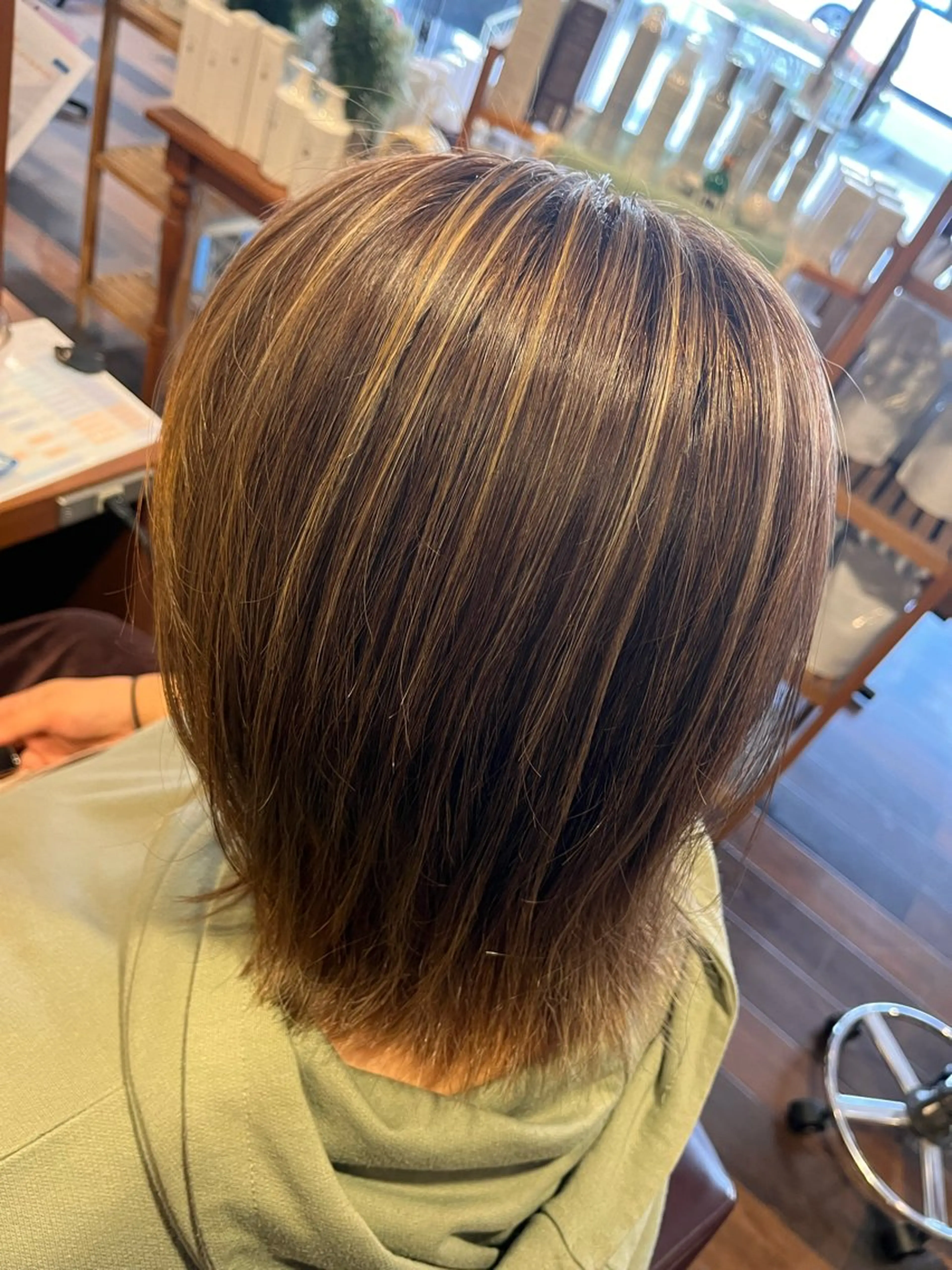 ミディアム ハイライト ヘアカラー サイトウ ナツキのヘアスタイル