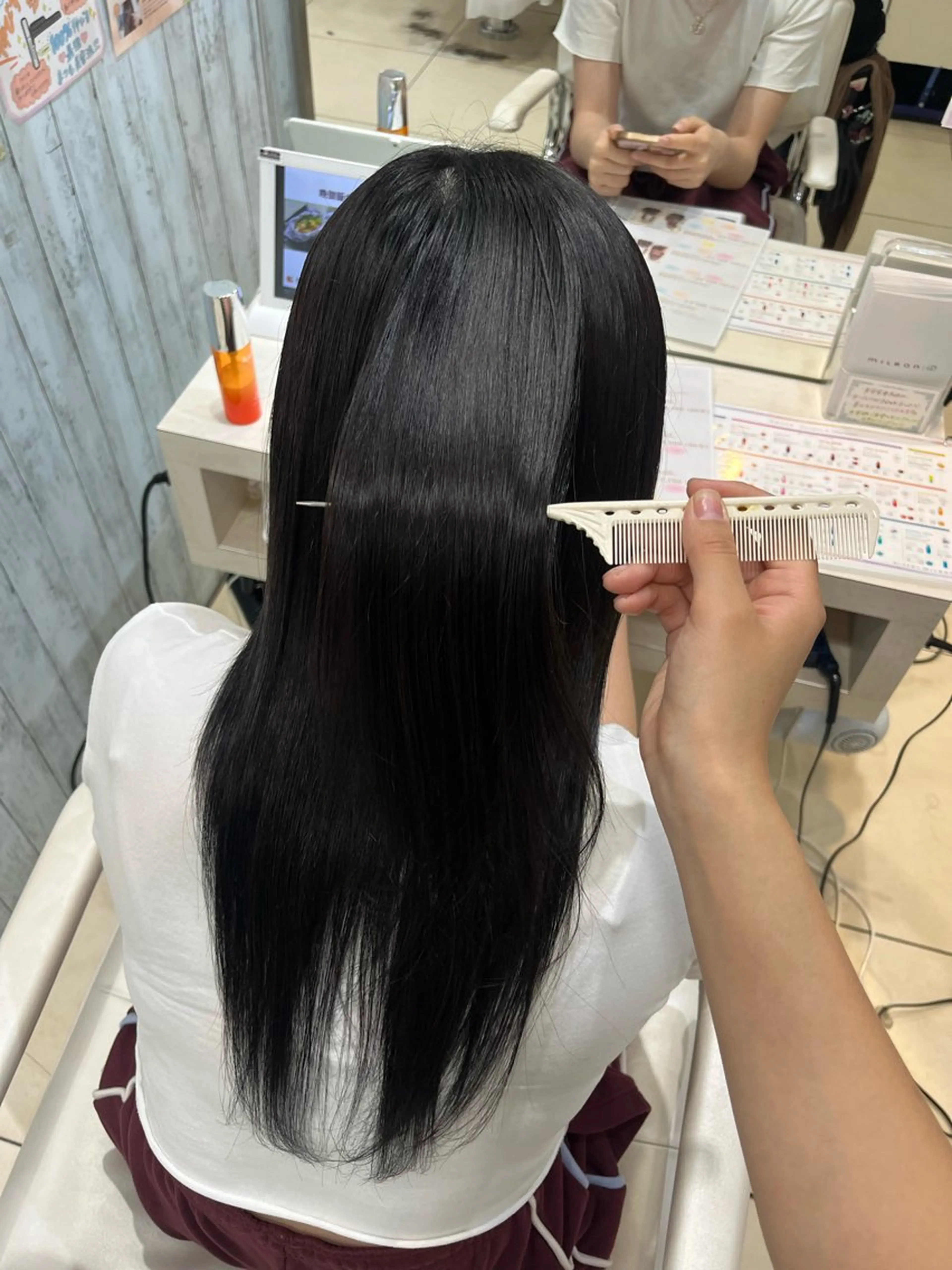 セミロング ヘアカラー トリートメント 【髪質改善カラー】 あむ·. ⟡ 🖤のヘアスタイル