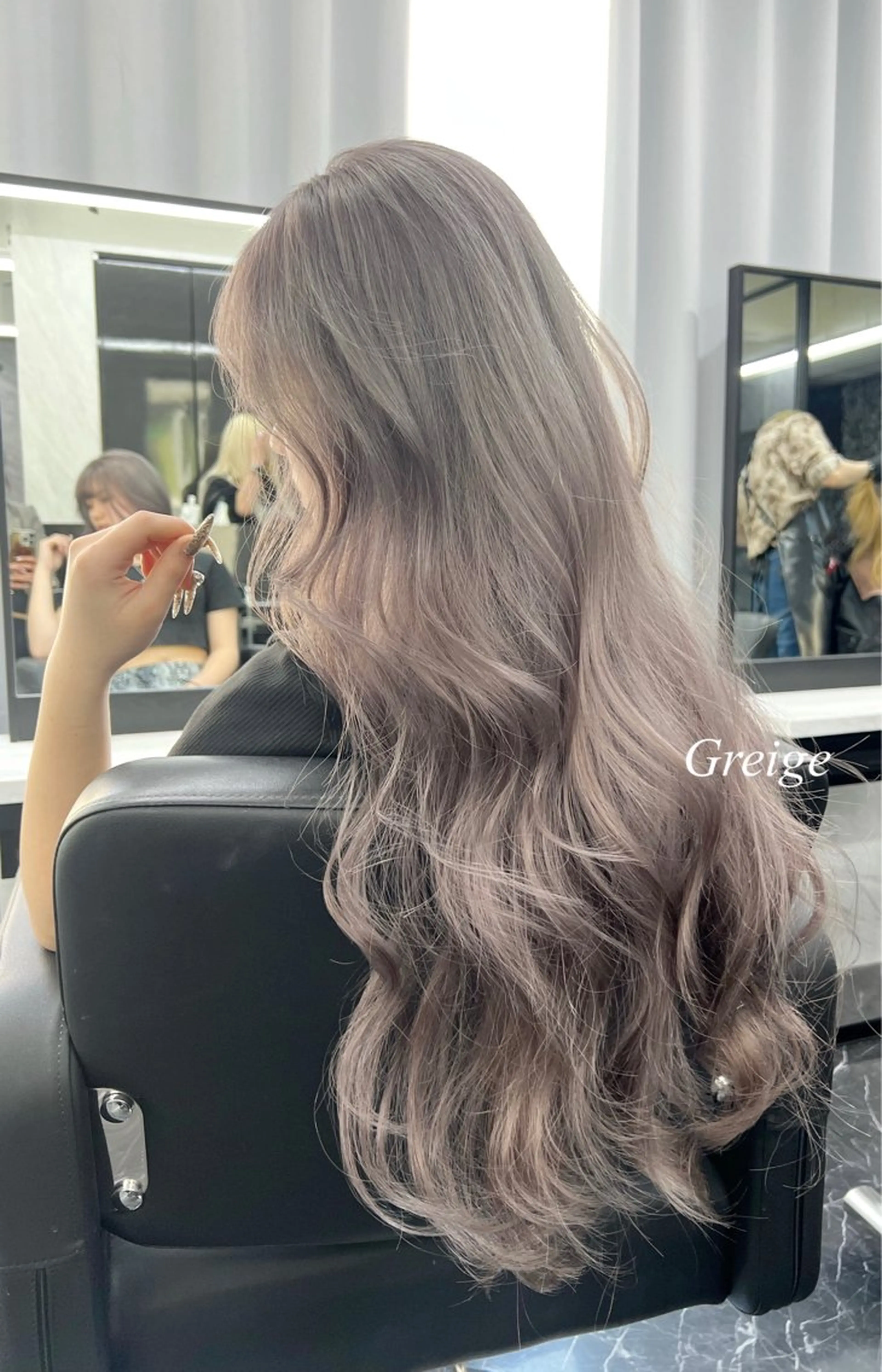 ロング カラー シールエクステ ハイトーンカラー エクステ ヘアカラー トリートメント シールエクステ特化 ハイトーン、NANAのヘアスタイル