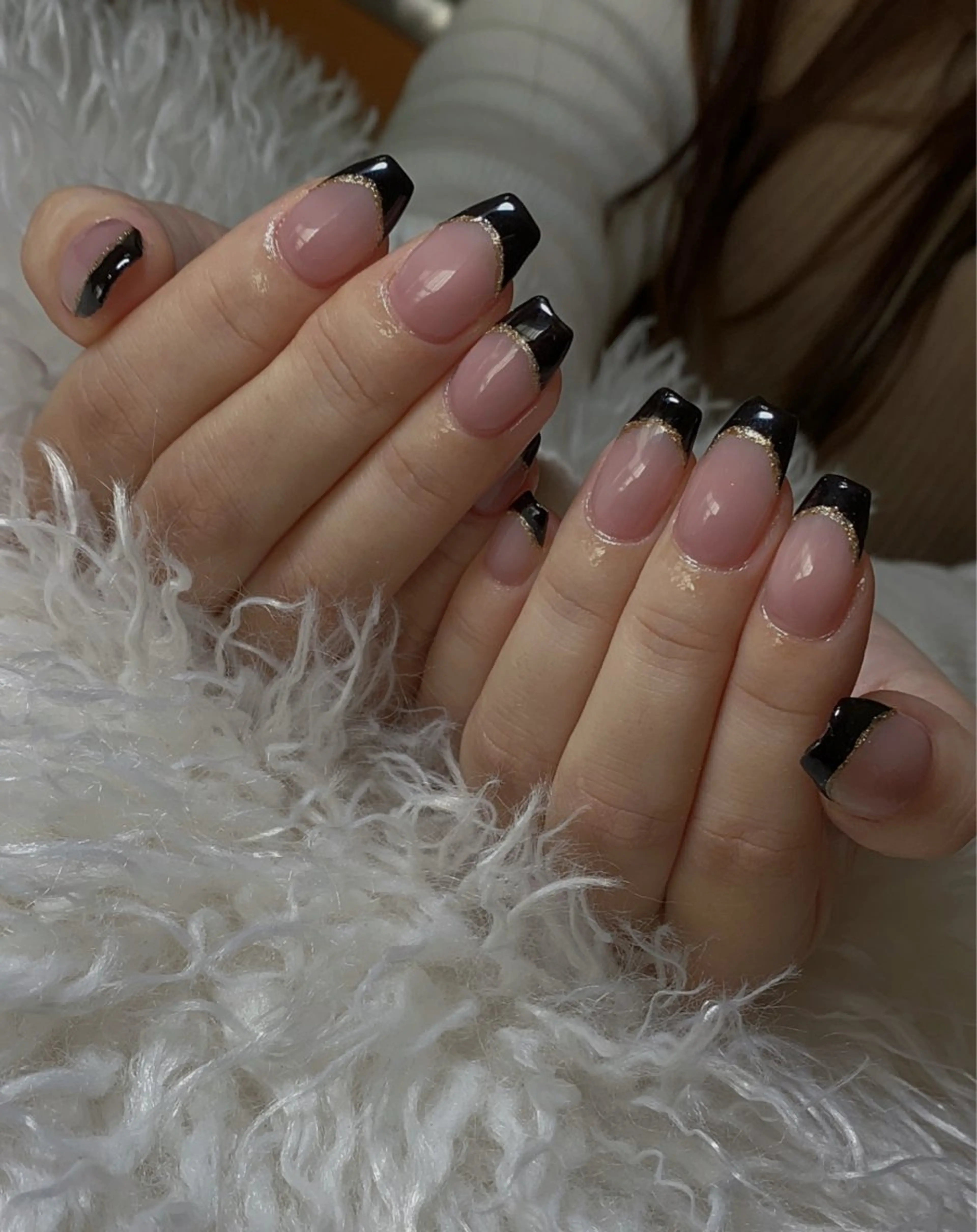 ネイル ゴールド n o q r m. n a c h iのネイルデザイン