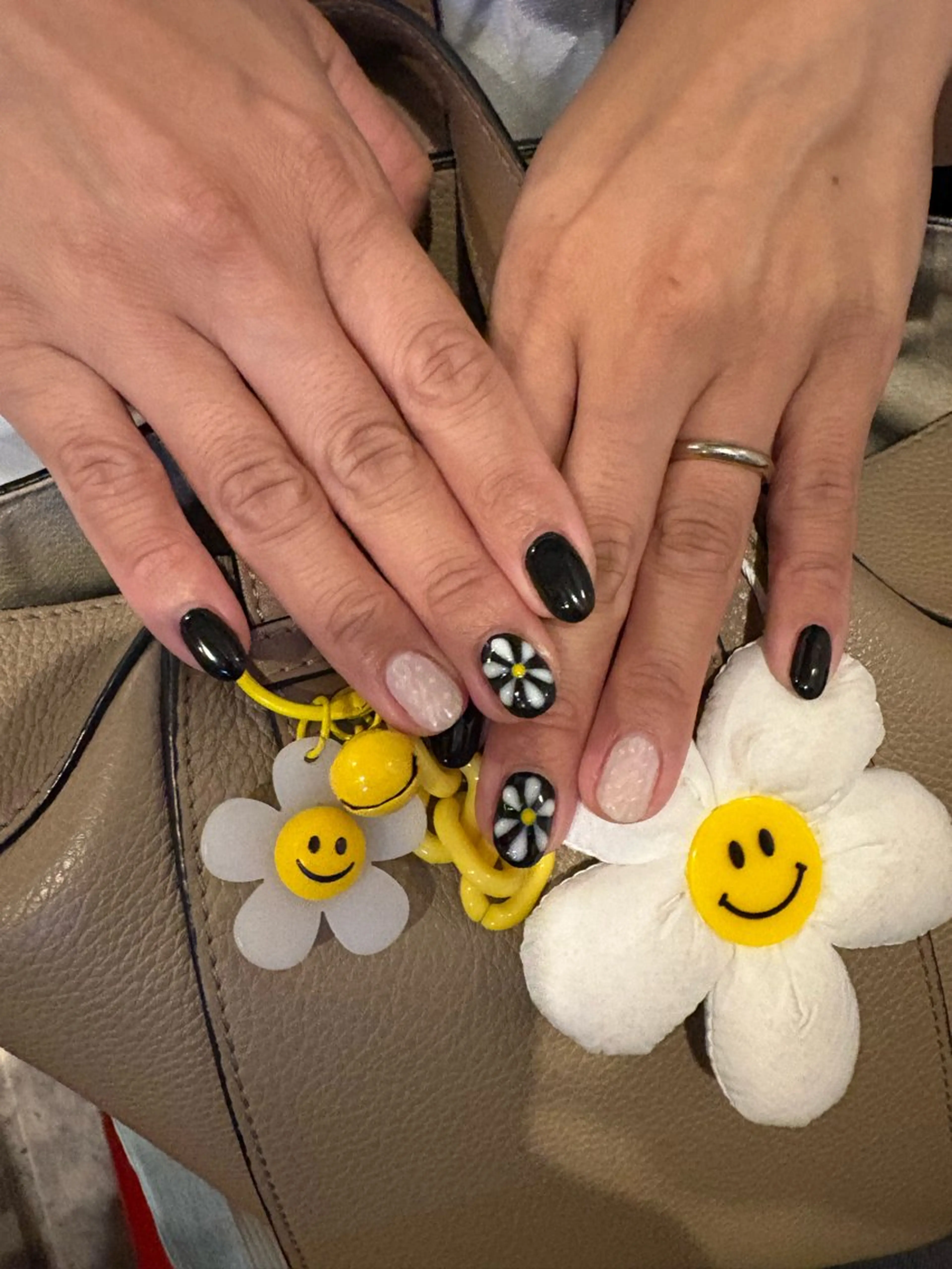 ネイル IRY nail 黒須莉奈のネイルデザイン
