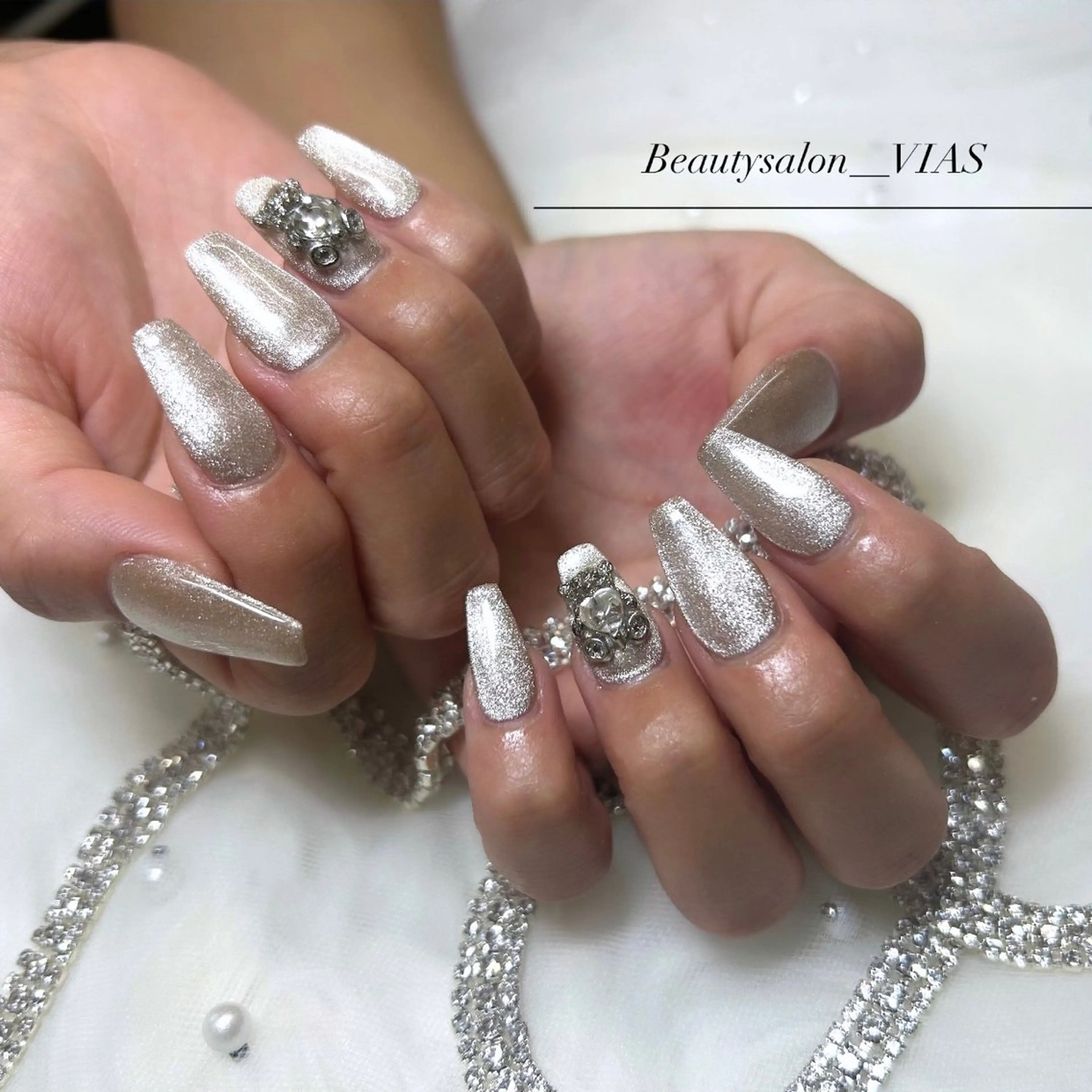 ネイル ハンドネイル VIAS 〜EYE&NAIL〜のネイルデザイン