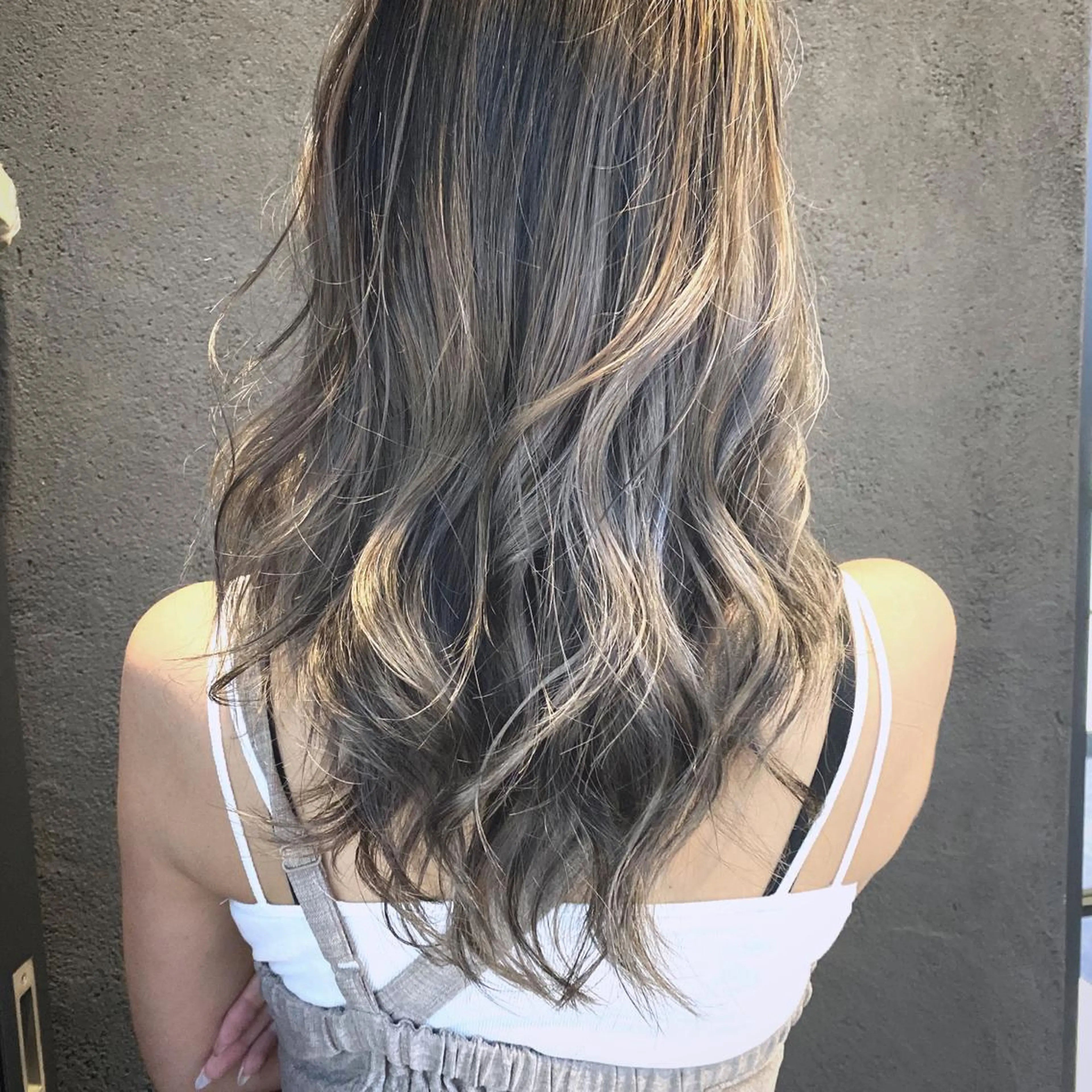 セミロング カラー TRUCK トラックのヘアスタイル