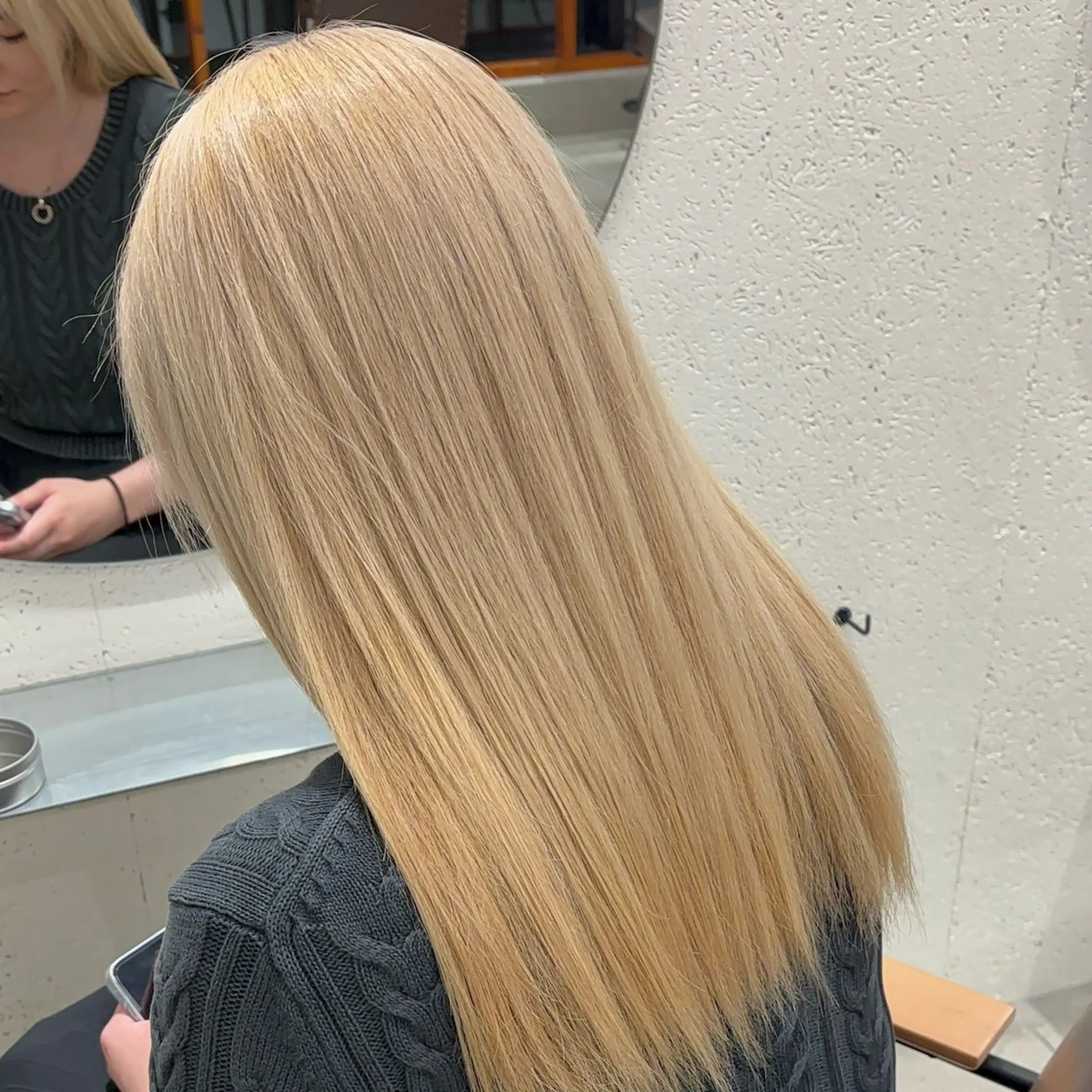 ミディアム カラー ブロンド オカベ ショウマのヘアスタイル