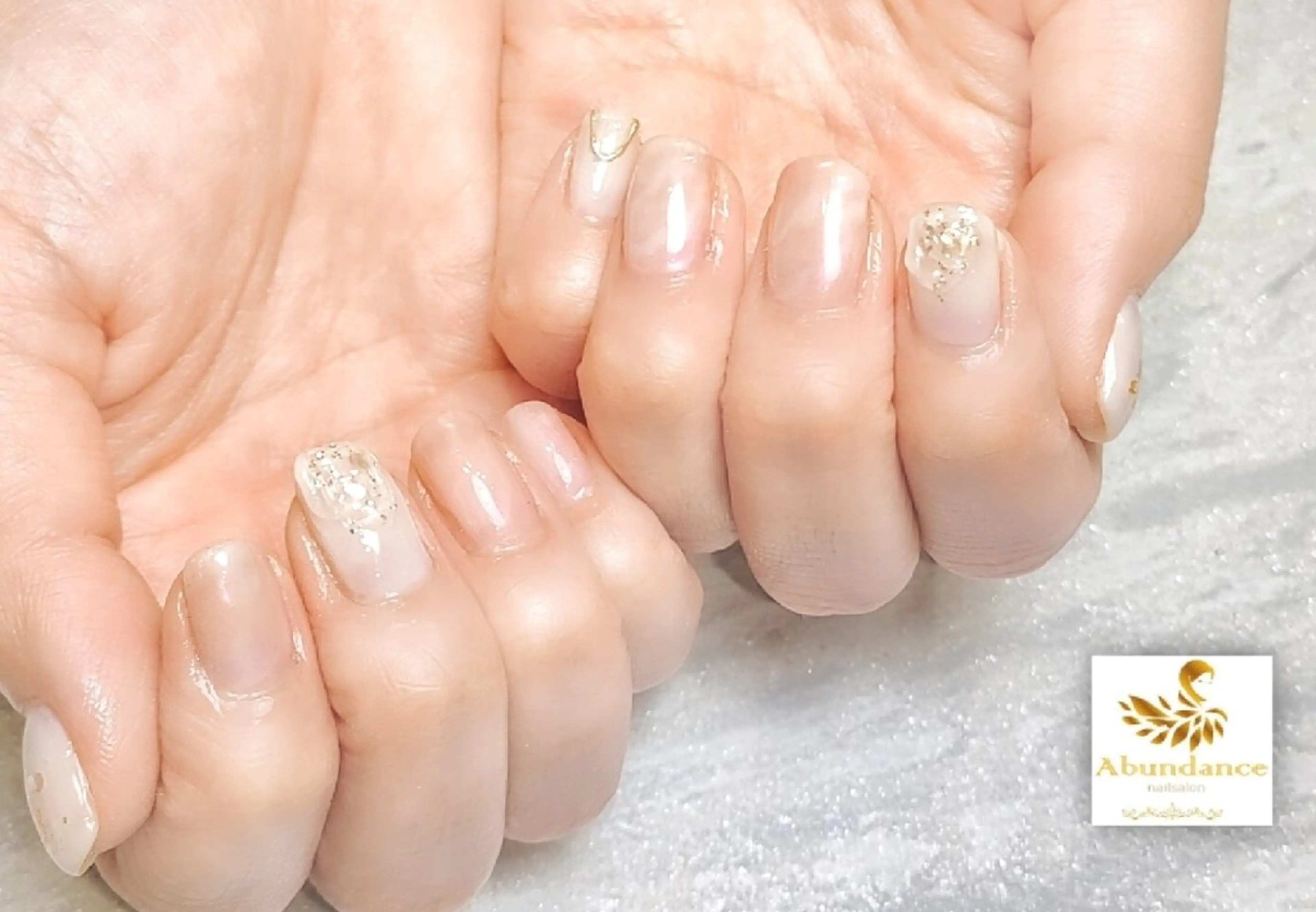 ネイル ニュアンスネイル ハンドネイル 完全予約制個室サロン Abundancesのネイルデザイン