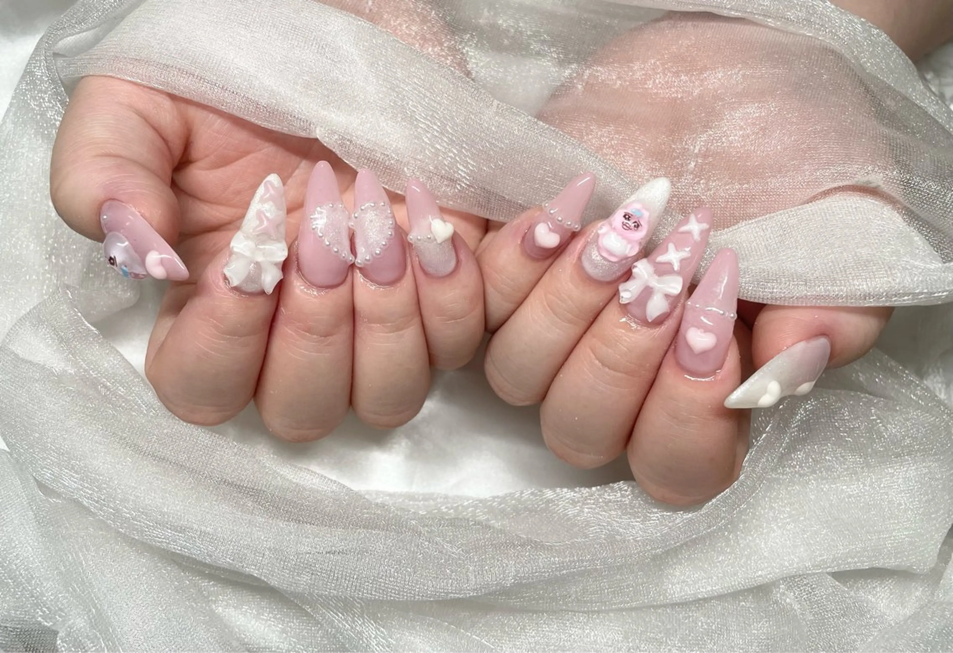 ネイル ハンドネイル Roi〈ロワ〉 Minakoのネイルデザイン