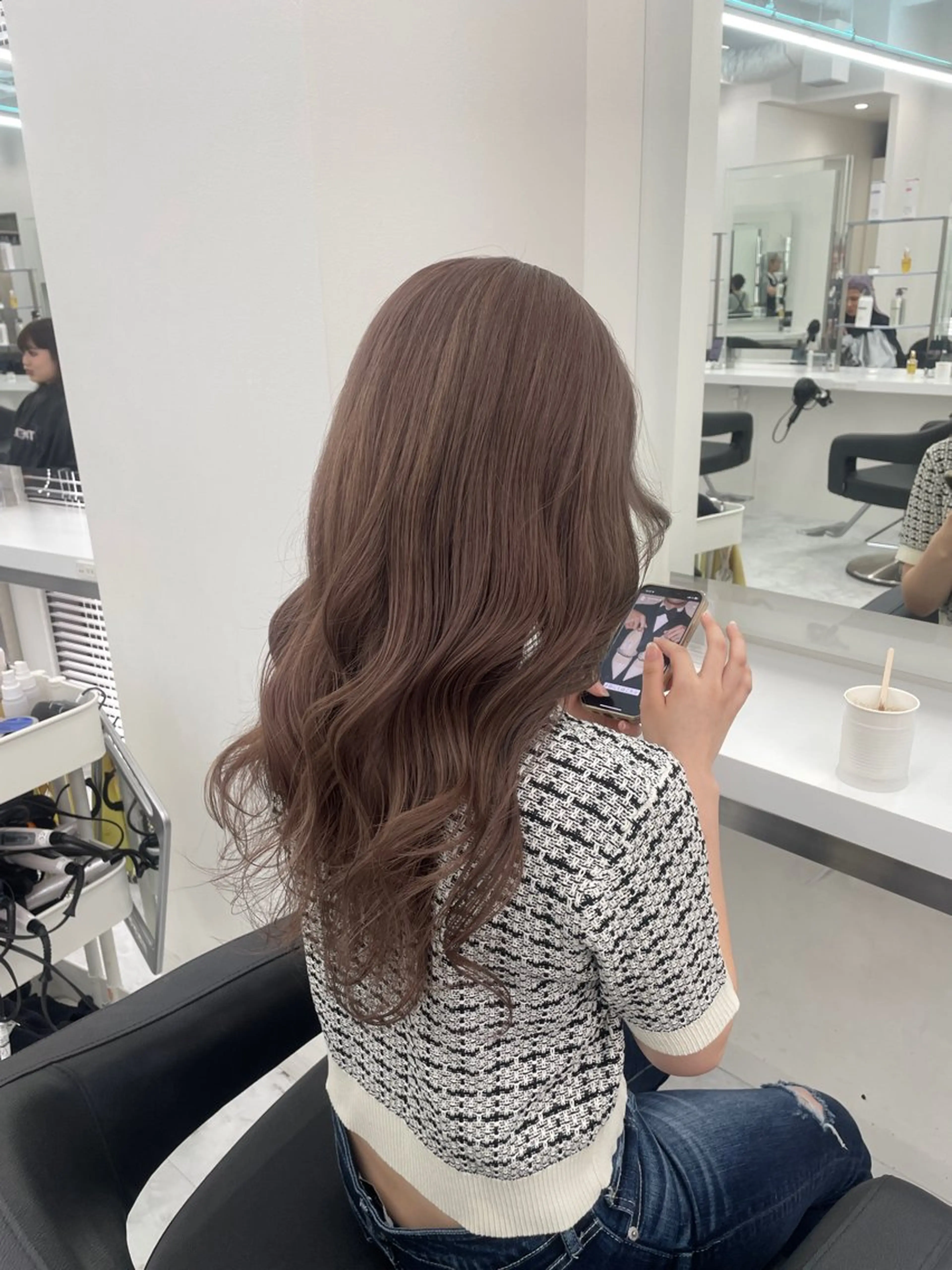ロング ヘアカラー 大人上品🤍明るめ ベージュ🤍REOのヘアスタイル