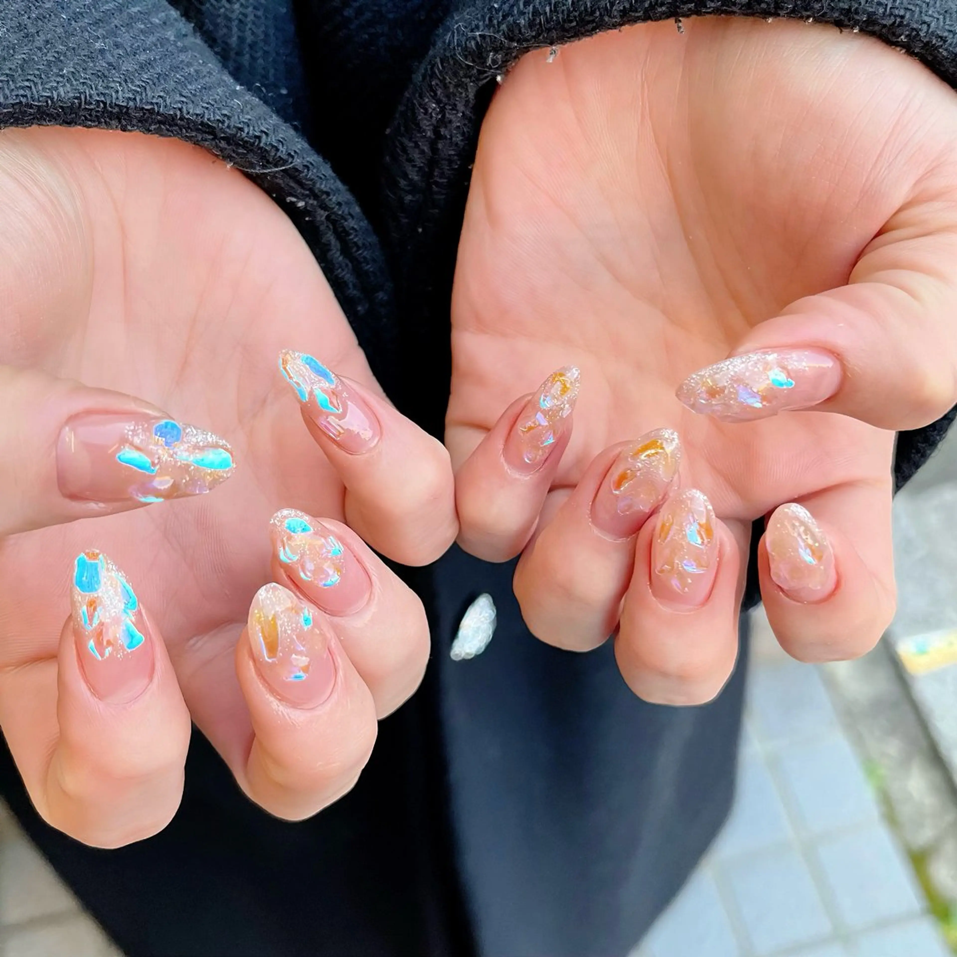 ネイル ガーリー グラデーション キラキラネイル マグネットネイル ワンホンネイル ハンドネイル ハンドケア 🎀NAIL🎀 AI🪄︎︎◝✩のネイルデザイン