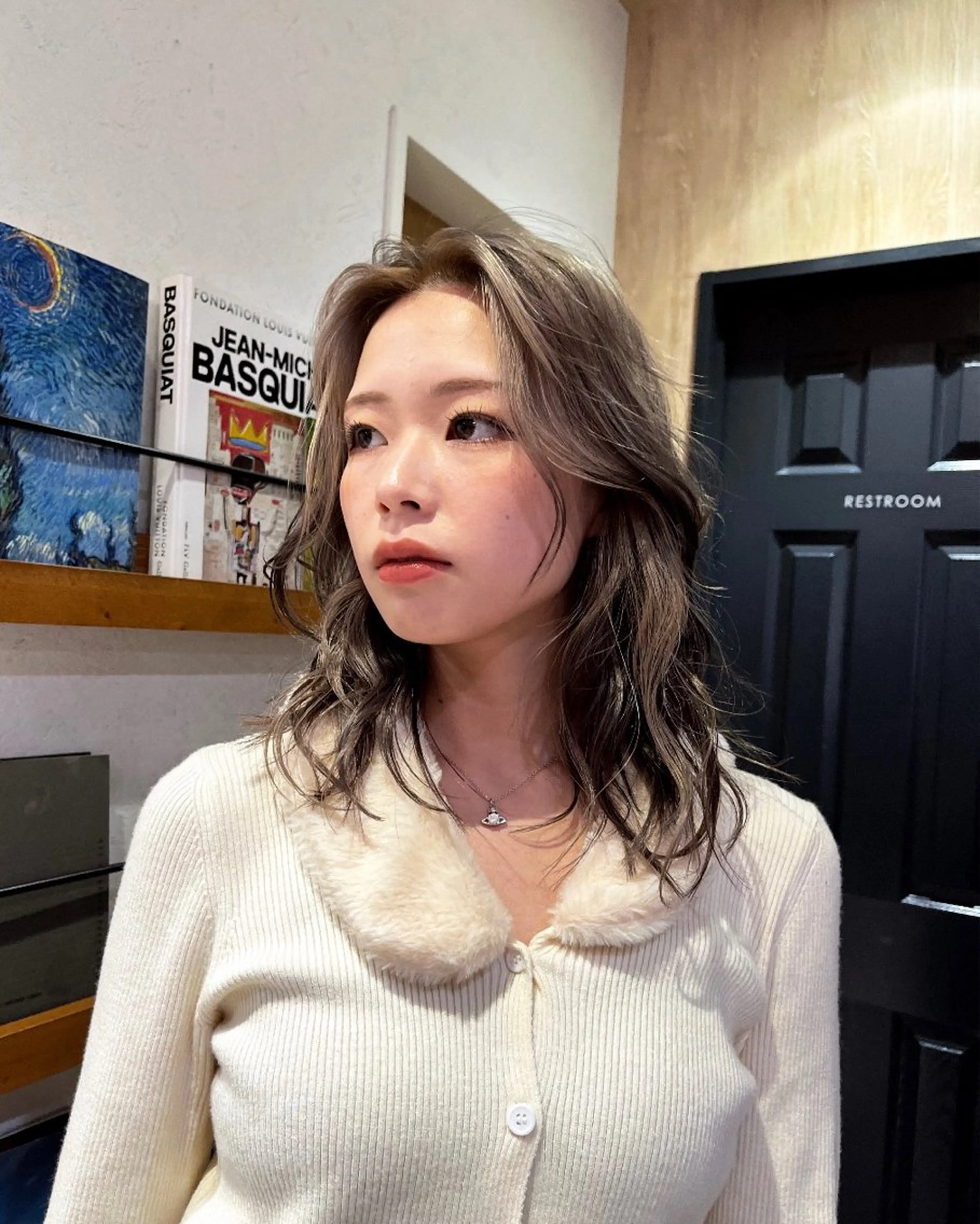 ミディアム カラー ブリーチ ケアブリーチ ハイトーンカラー 産休中です 艶カラー♡オカのヘアスタイル