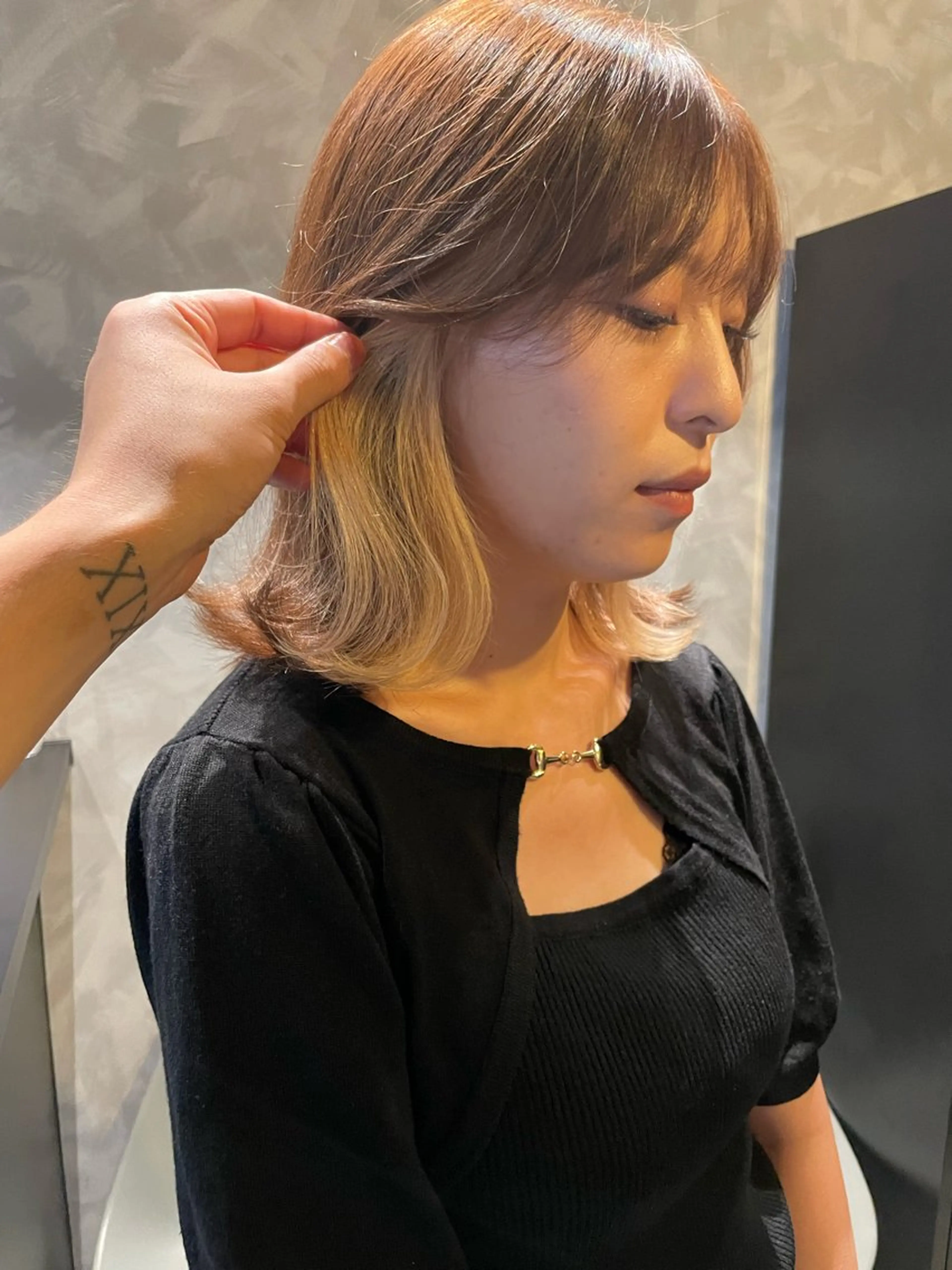 ショート カラー ケアブリーチ/ エクステ/レイヤーのヘアスタイル