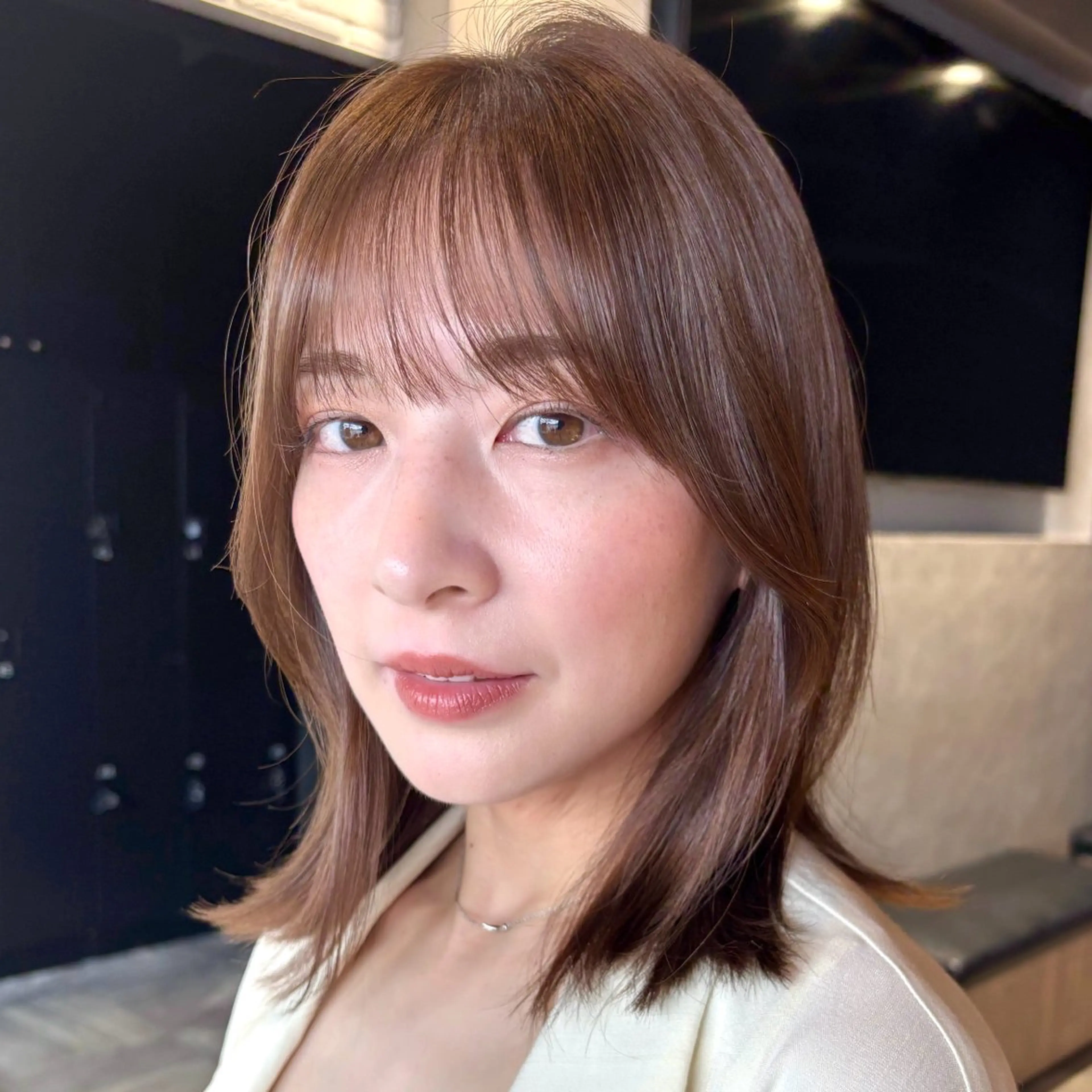 ミディアム カラー アッシュ アッシュブラウン ブラウンカラー カット ヘアカラー トリートメント 顔まわり/レイヤー/ 透明感/まいな🥨のヘアスタイル