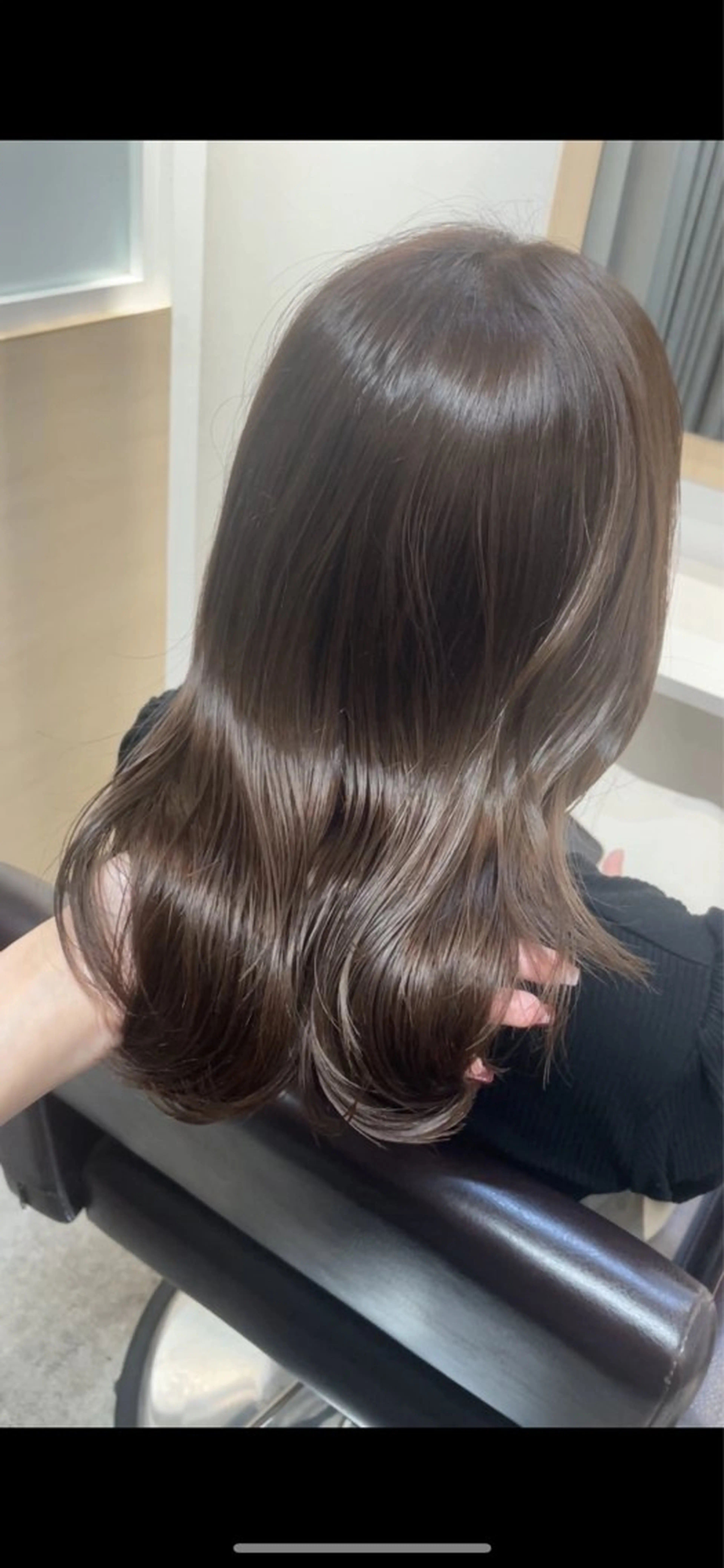 ミディアム カラー ベージュカラー ブリーチ ブラウンカラー グレージュ ブリーチなしカラー カット ヘアカラー トリートメント BEBE所属・ブリーチなし 透明感カラーKANAのヘアスタイル