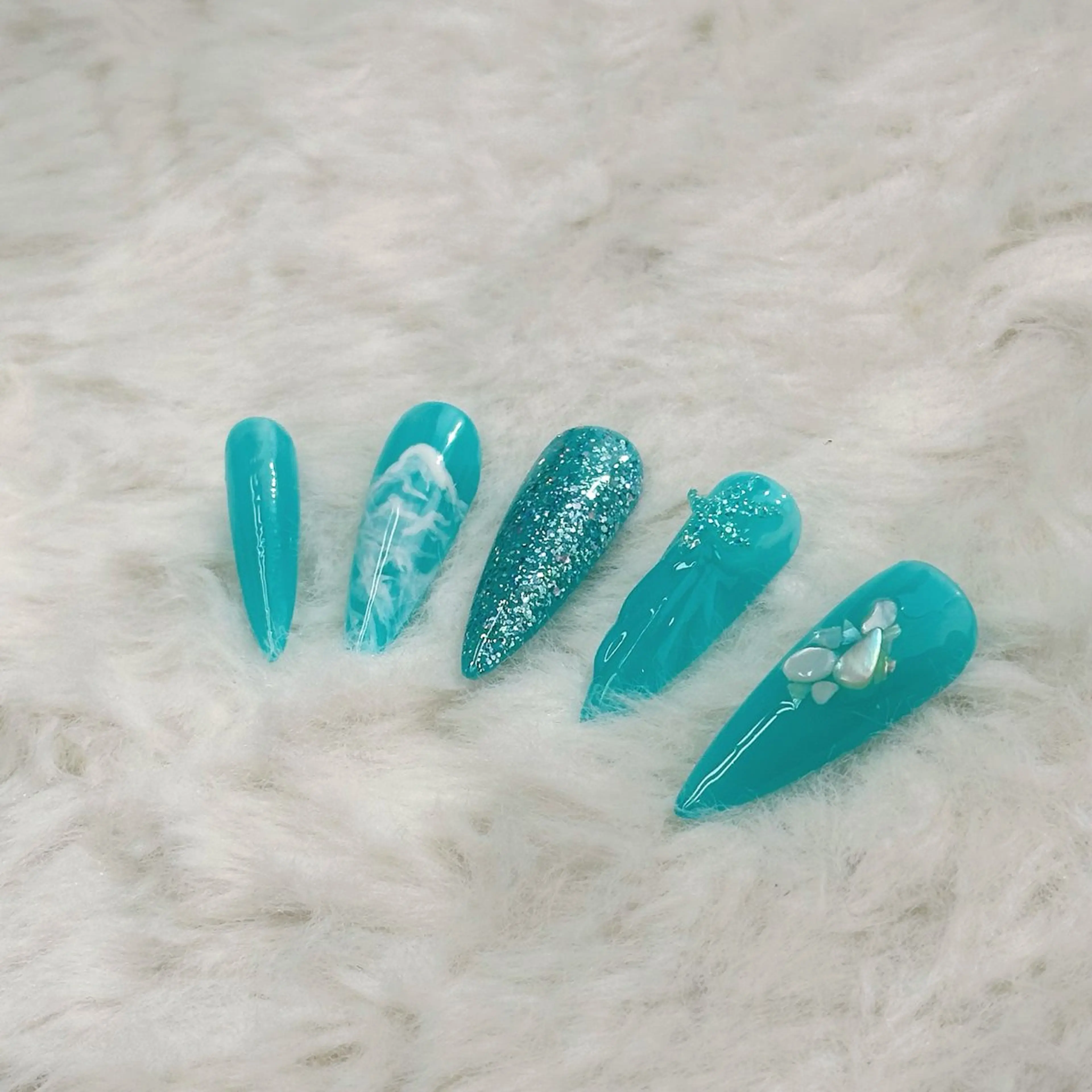 ネイル Y&M NAIL所属・樺井 アオイのネイルデザイン