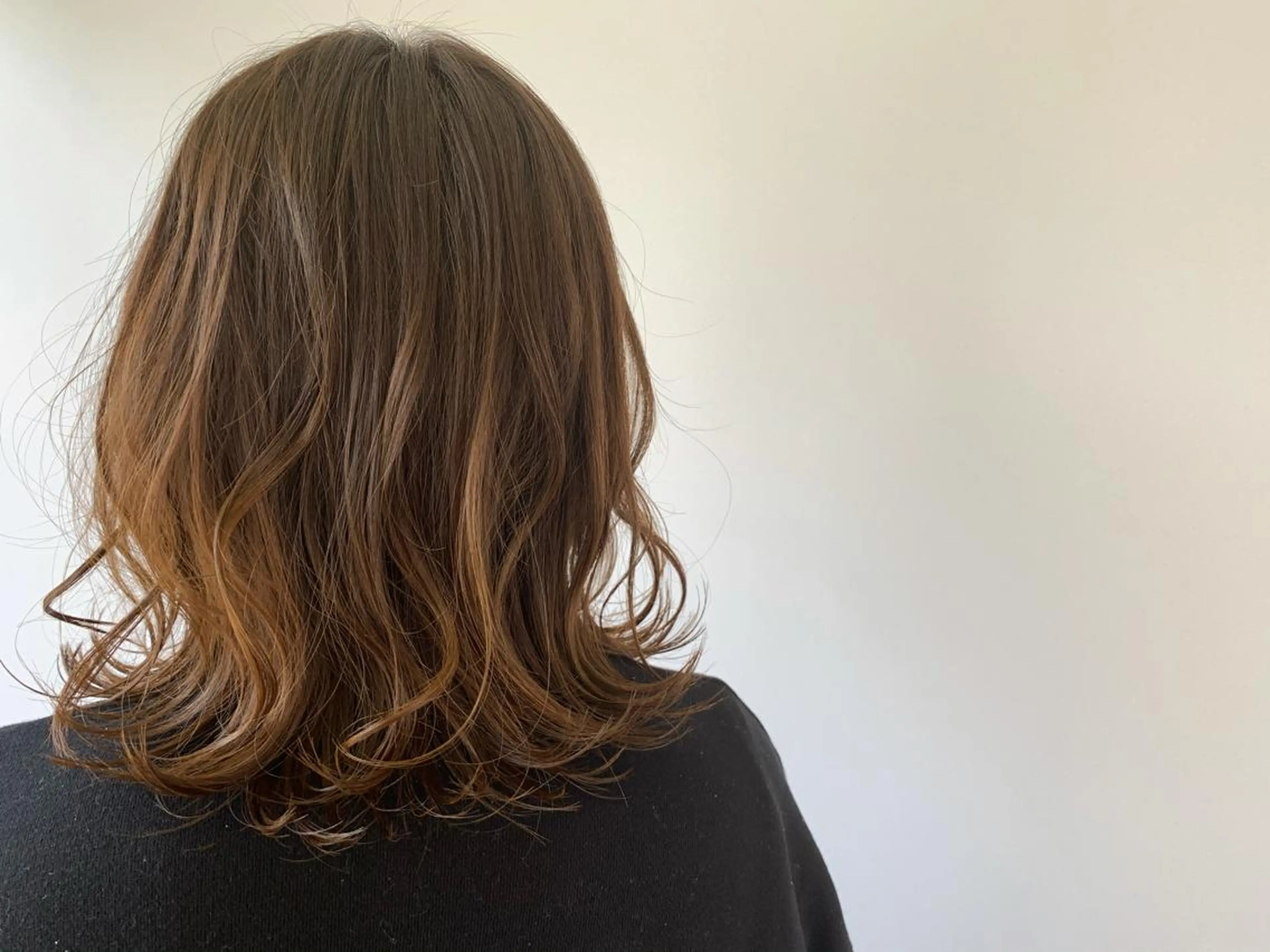 ミディアム 谷川 由子のヘアスタイル