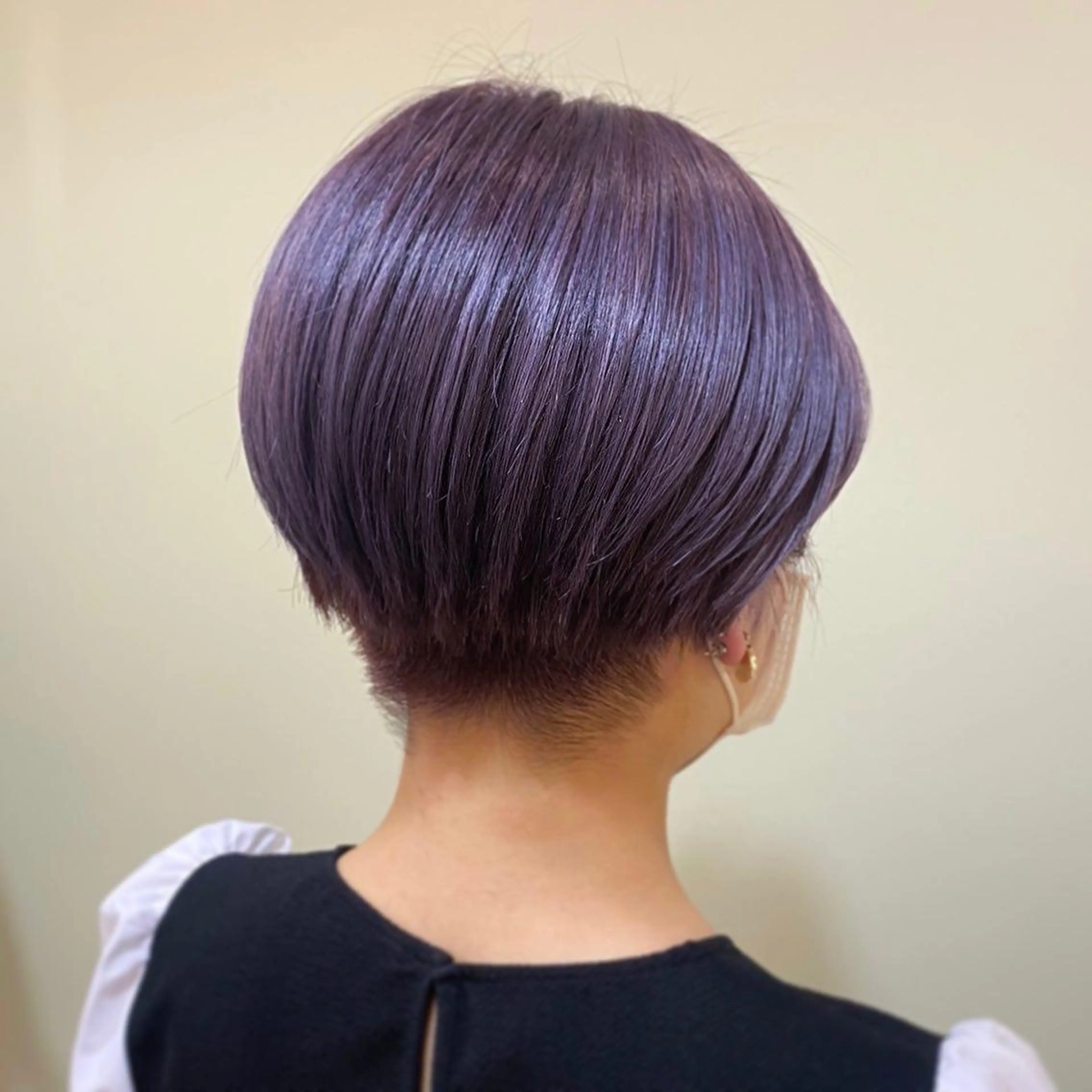 ショート カラー ANNA /艶髪/ハイトーンのヘアスタイル