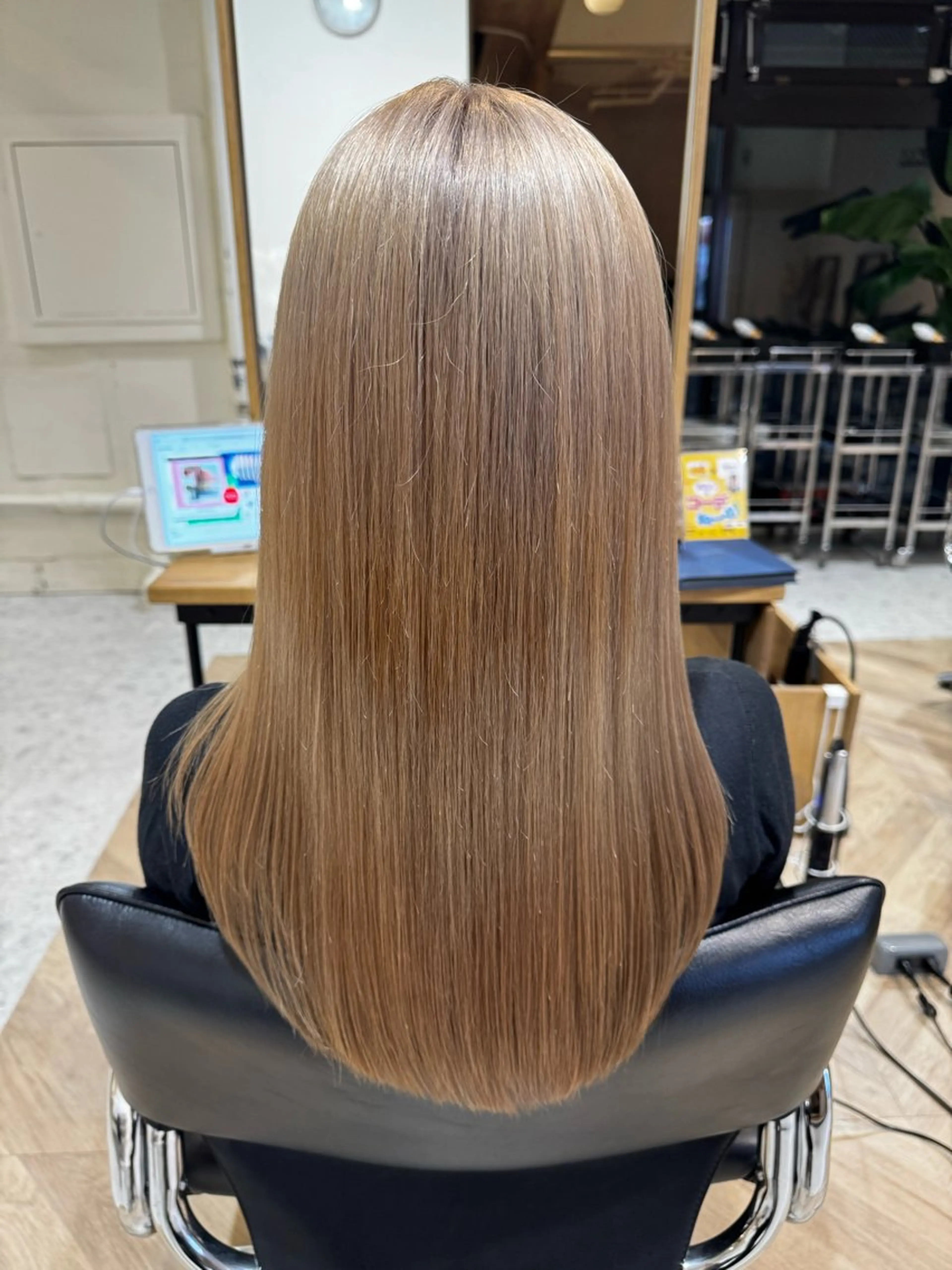 ロング ヘアカラー 鈴木 心花のヘアスタイル