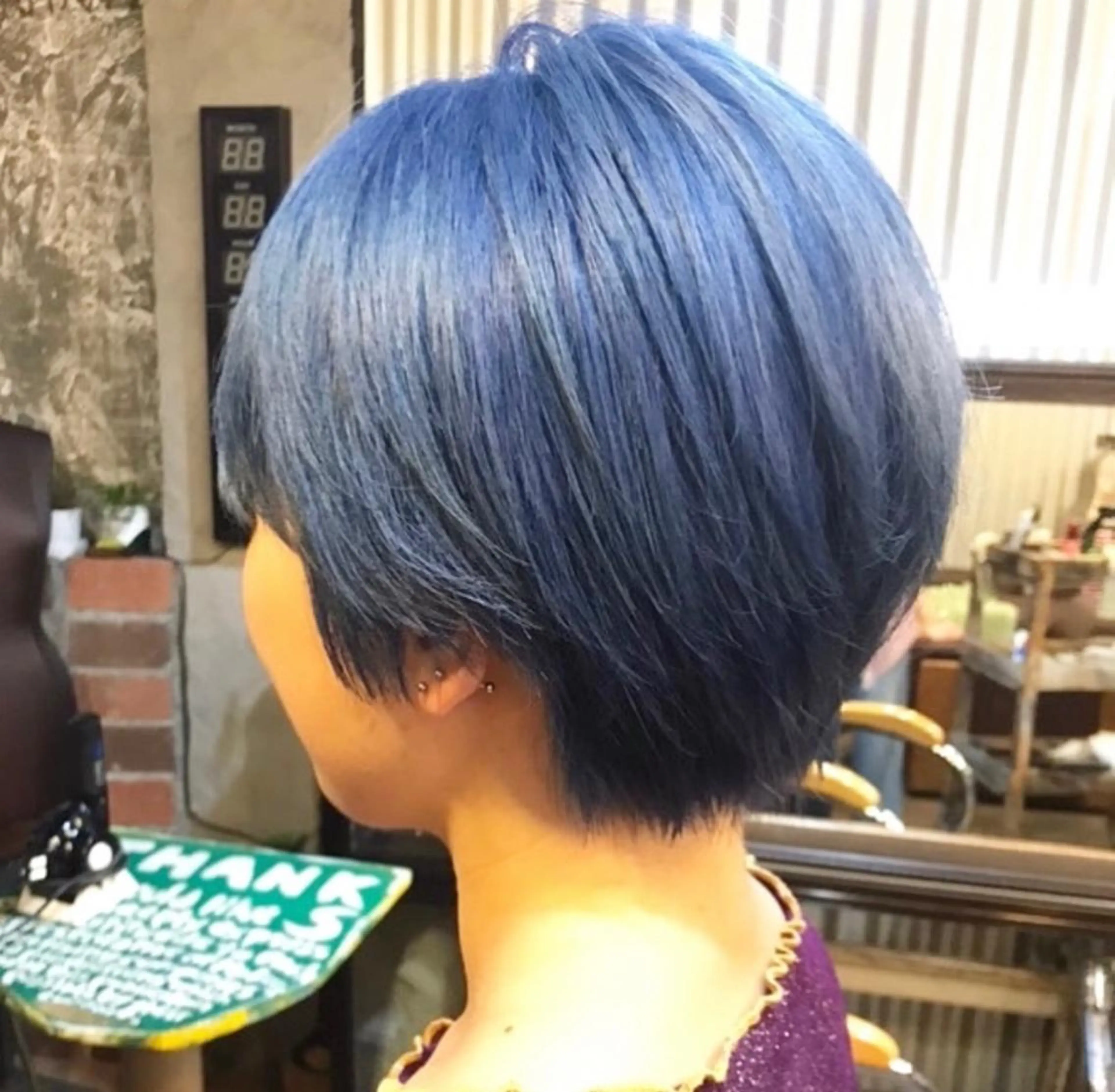 ショート カラー ブルーカラー ピンクカラー 玉木 育実のヘアスタイル