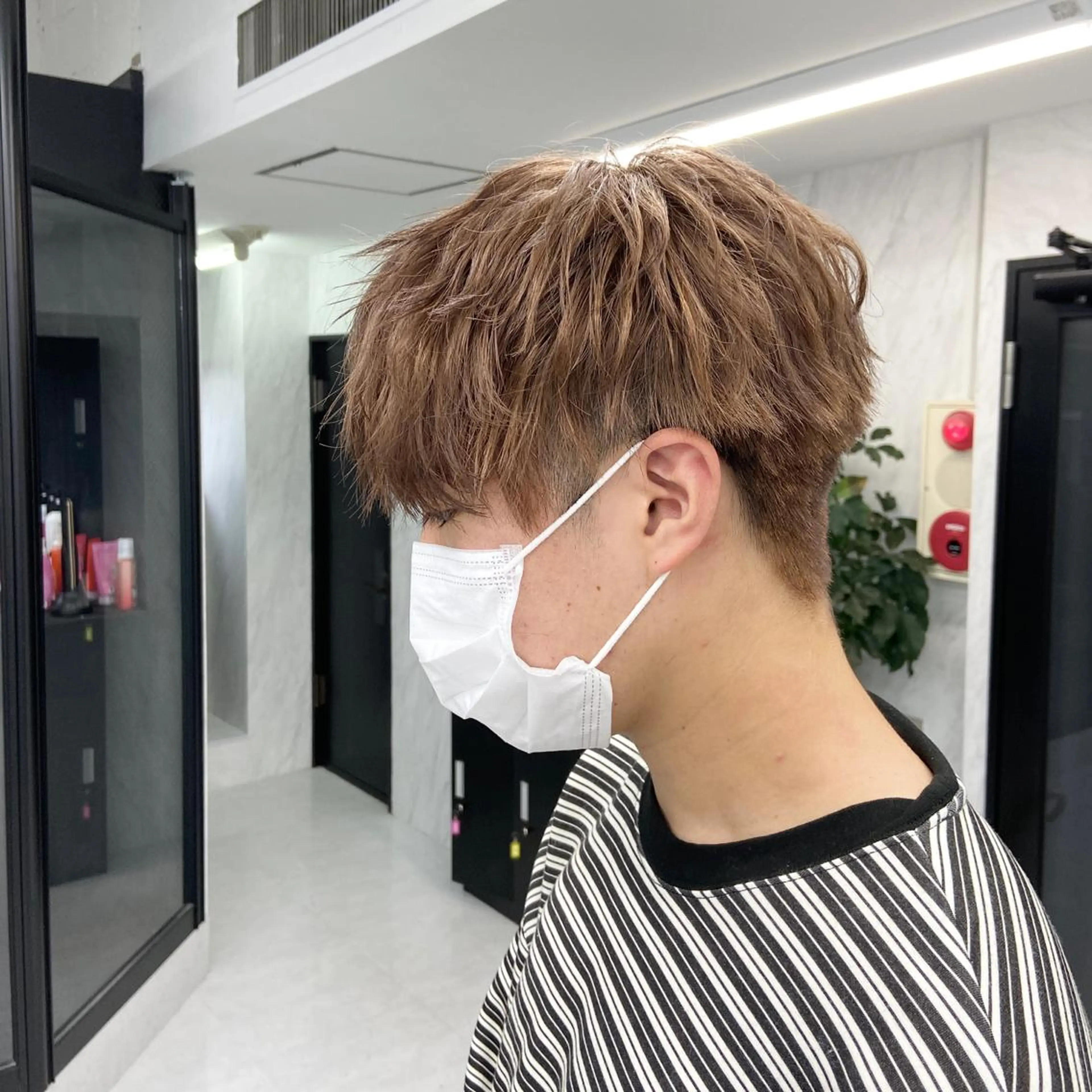 ショート カラー メンズ メンズハイトーン ハイトーンカラー ヘアカラー トリートメント ミルボンAujua認定サロン Ria  OSAKA 梅田所属・メンズ、エクステ特化 Ryuのヘアスタイル