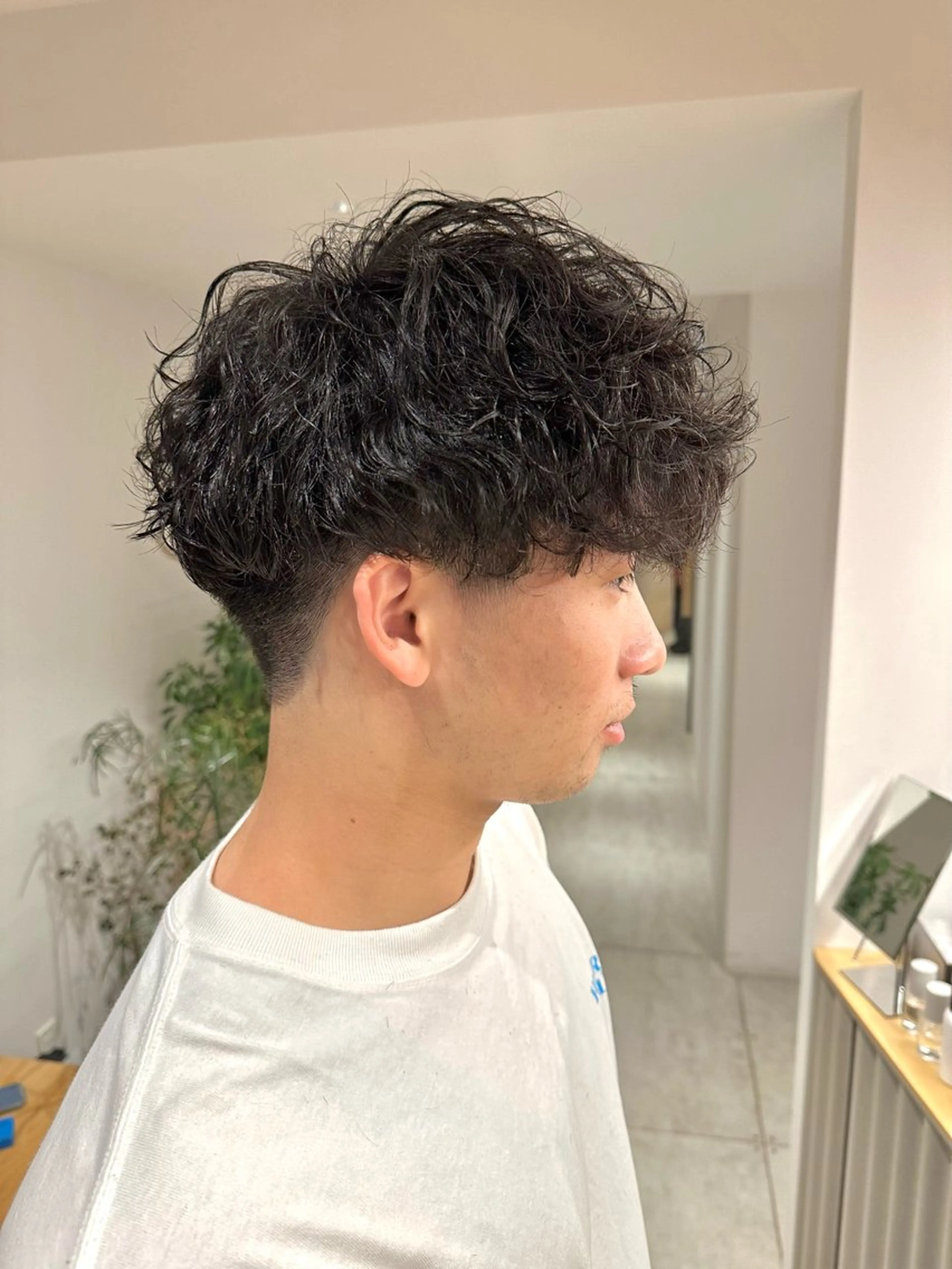 ミディアム パーマ メンズ ミディアムパーマ メンズパーマ 波巻きパーマ メンズパーマ達人/ フェード/イツキのヘアスタイル