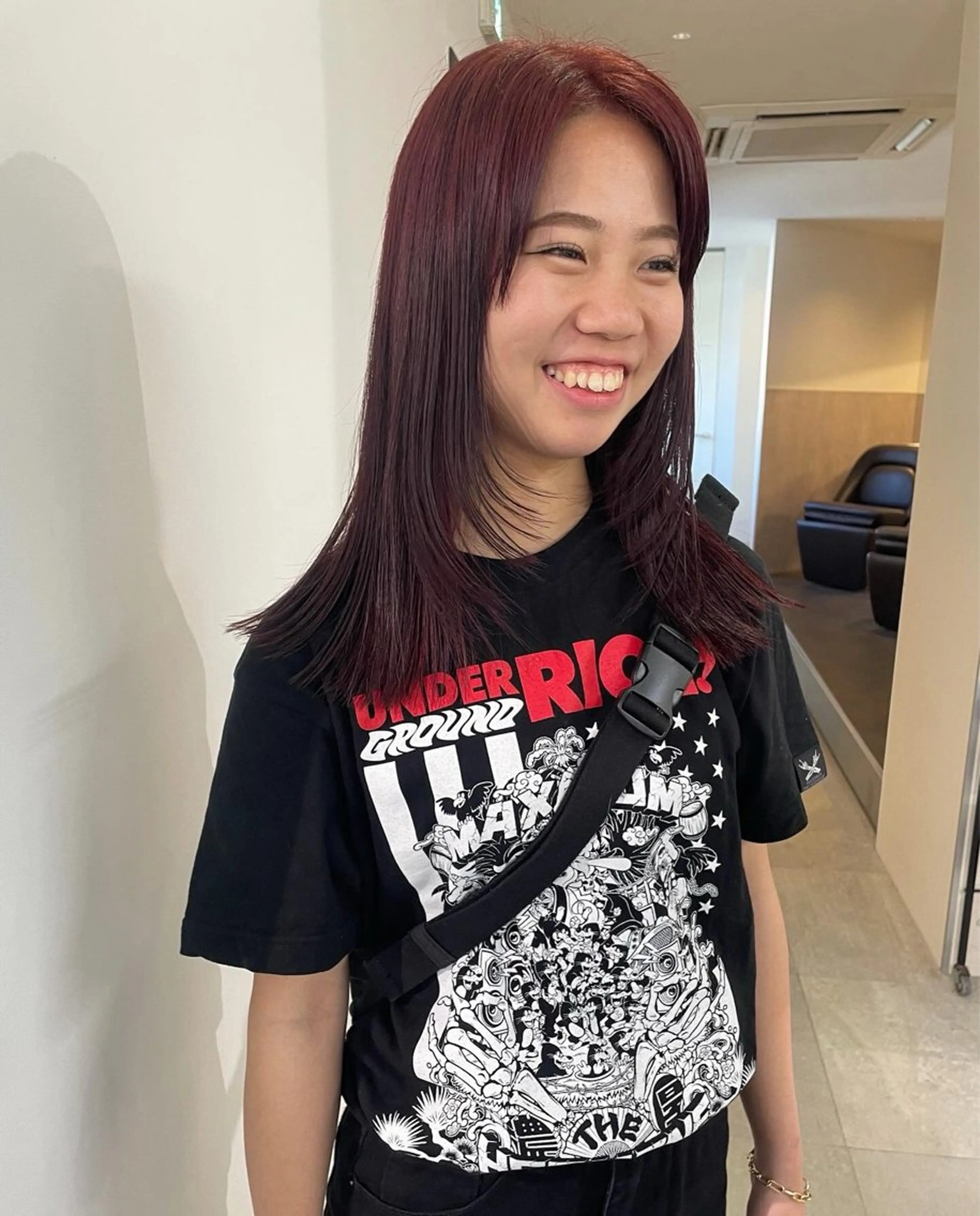 ミディアム カラー ブリーチ ボルドーカラー ブラウンカラー ケアブリーチ ダブルカラー カット ヘアカラー トリートメント MIU/ルーツカラー ボブ/顔周りレイヤーのヘアスタイル