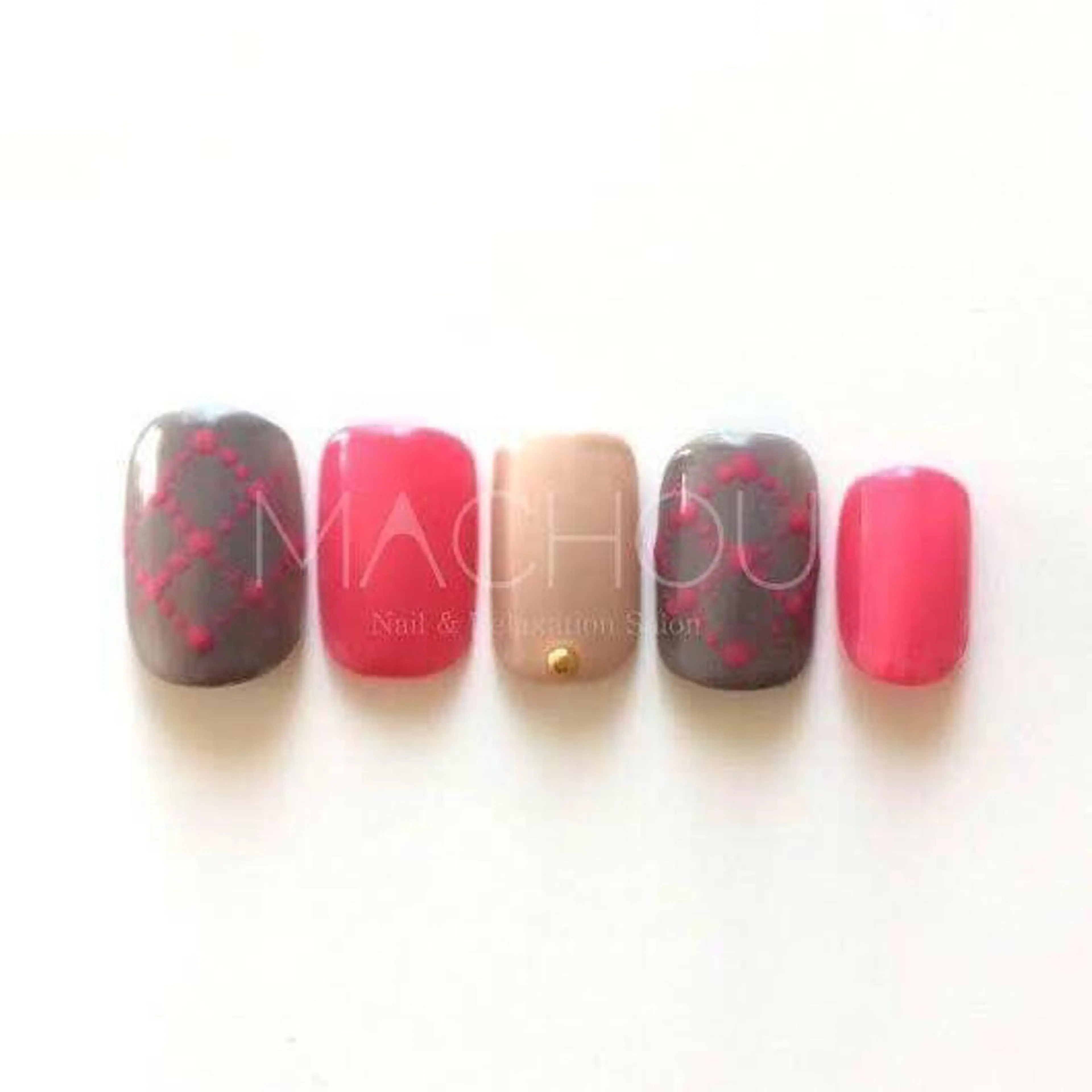 ネイル MACHOU所属・tomomi MACHOUのネイルデザイン