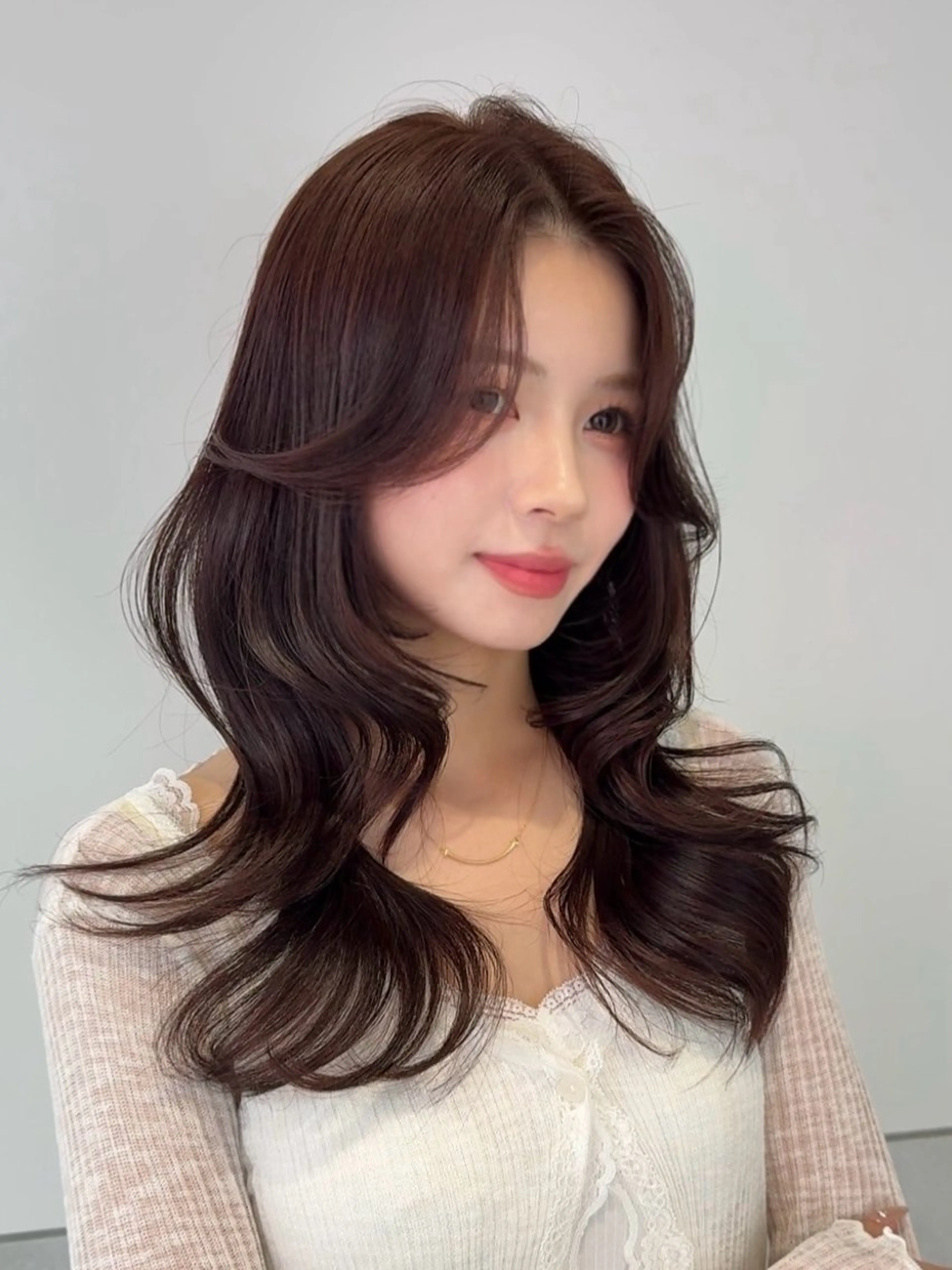 セミロング 韓国風ヘア レイヤーカット SALOWIN 新宿三丁目frente店所属・金丸 祐也のヘアスタイル